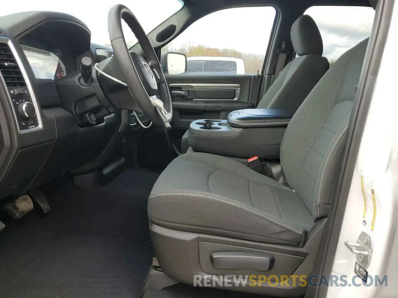 7 fotografías del automóvil dañado 1C6RR7GG2MS502020 RAM 1500 2021