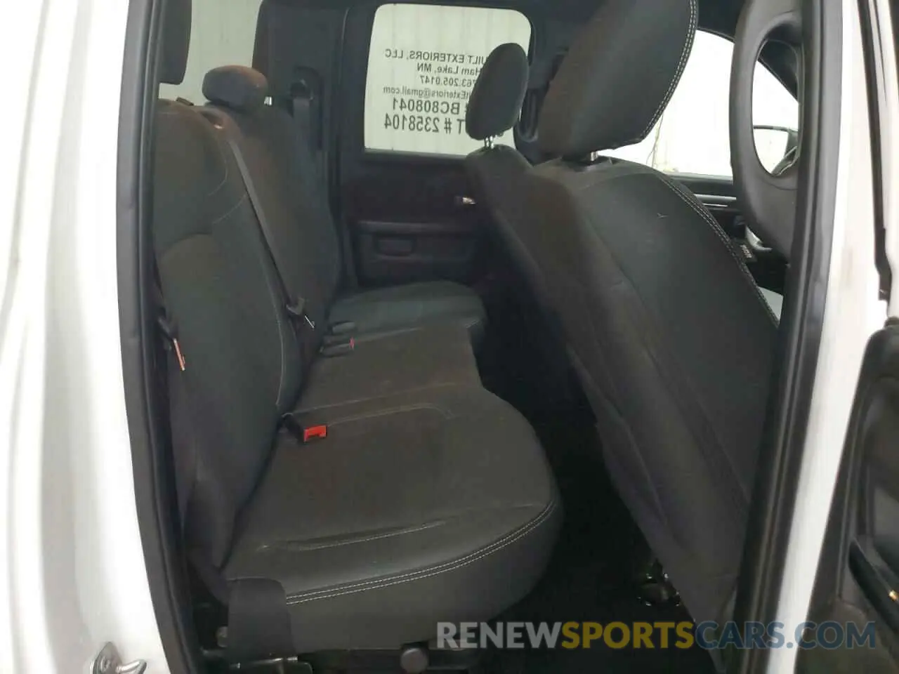 10 fotografías del automóvil dañado 1C6RR7GGXMS514836 RAM 1500 2021
