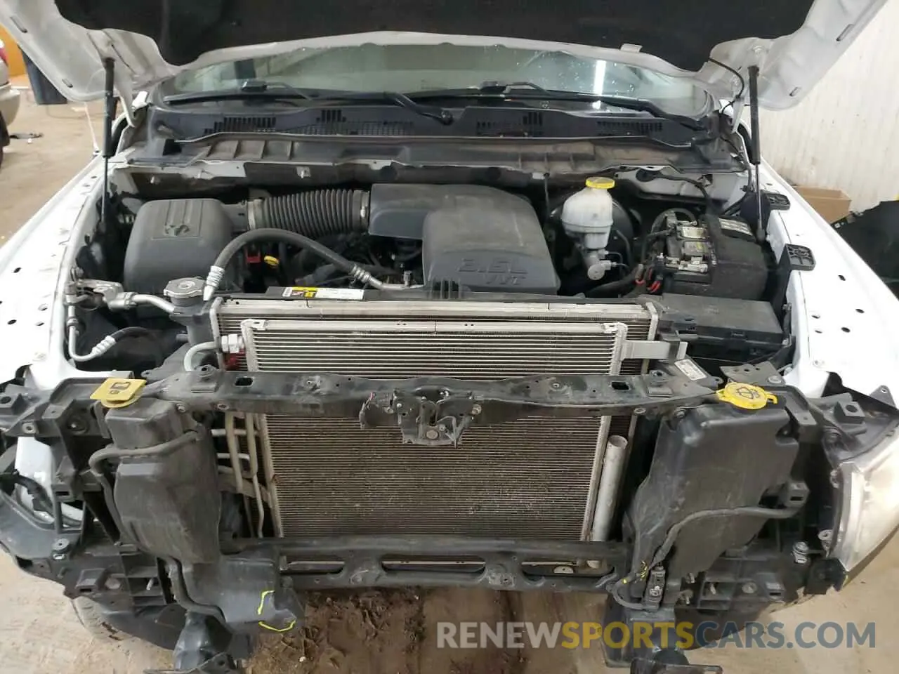 11 fotografías del automóvil dañado 1C6RR7GGXMS514836 RAM 1500 2021