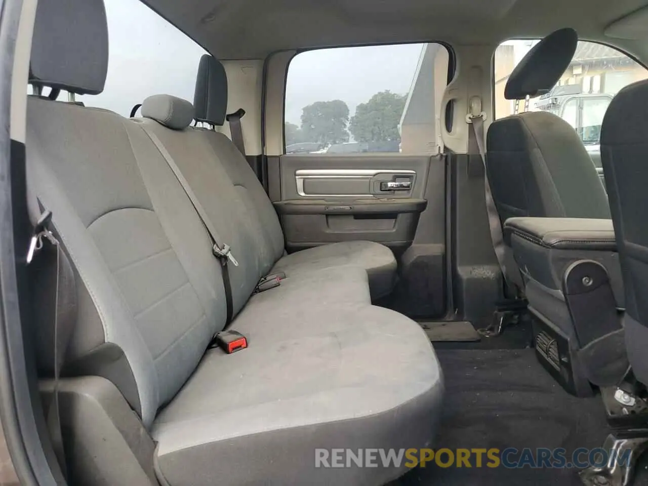 10 fotografías del automóvil dañado 1C6RR7LG5MS532019 RAM 1500 2021