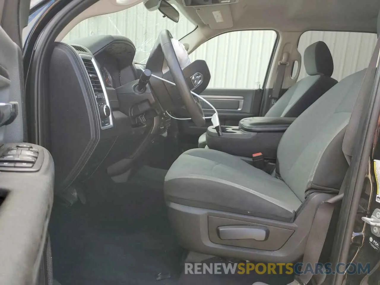 7 fotografías del automóvil dañado 1C6RR7TT9MS517052 RAM 1500 2021