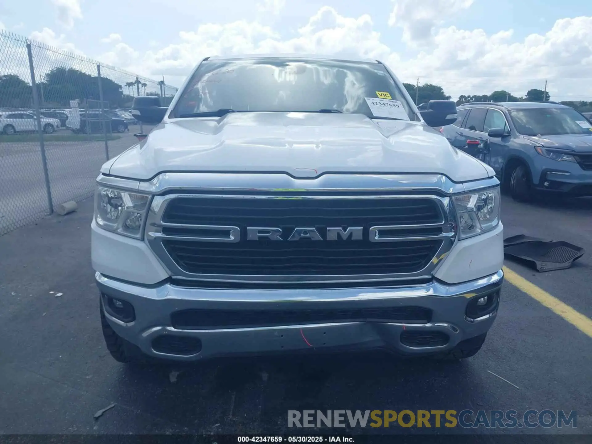 12 fotografías del automóvil dañado 1C6RREBG8MN748998 RAM 1500 2021