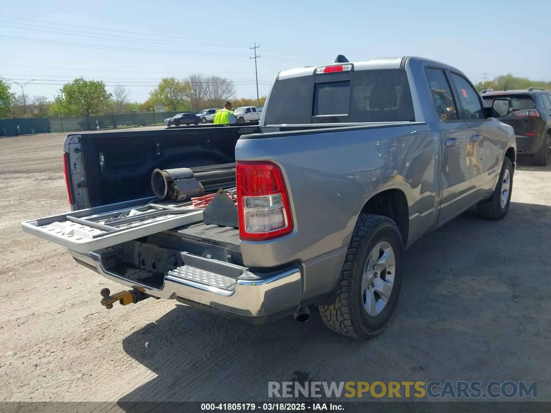 4 fotografías del automóvil dañado 1C6RREBGXMN753149 RAM 1500 2021