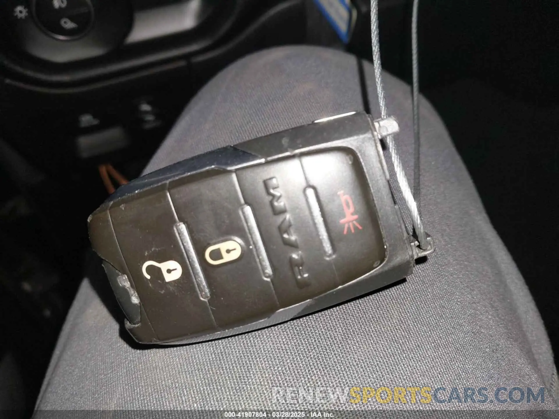 11 fotografías del automóvil dañado 1C6RREBM2MN828660 RAM 1500 2021
