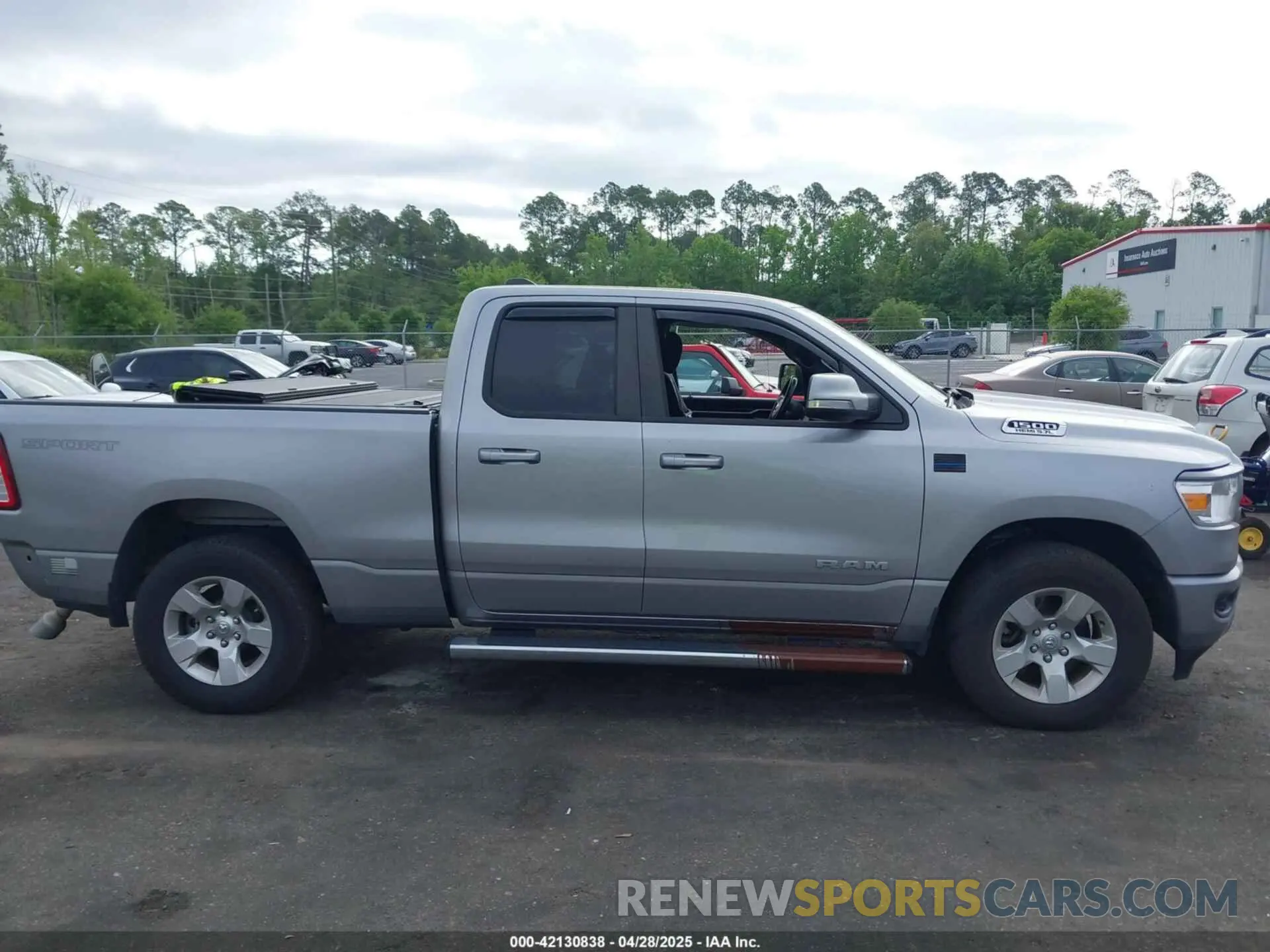 13 fotografías del automóvil dañado 1C6RREBT7MN801896 RAM 1500 2021