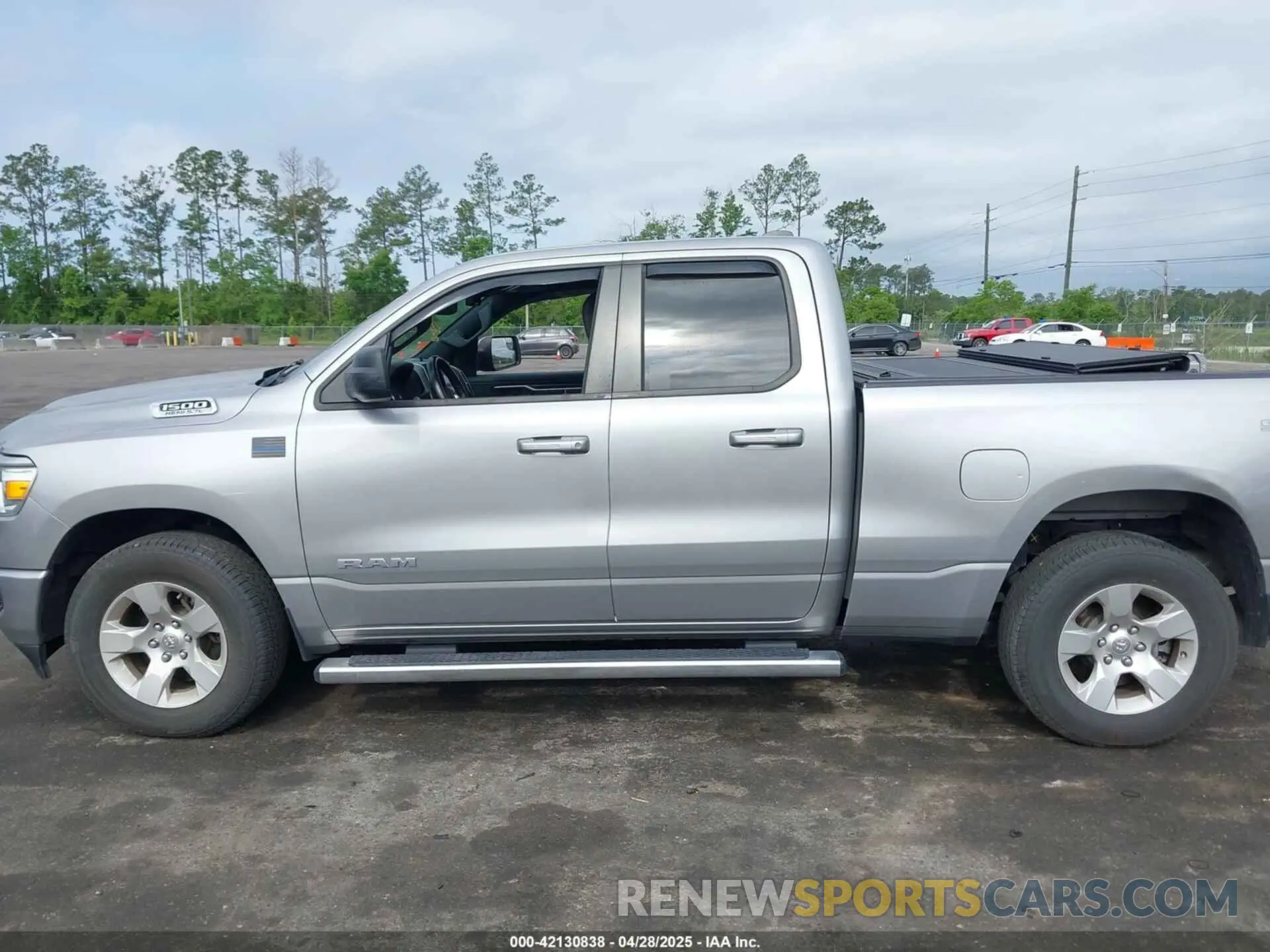 14 fotografías del automóvil dañado 1C6RREBT7MN801896 RAM 1500 2021
