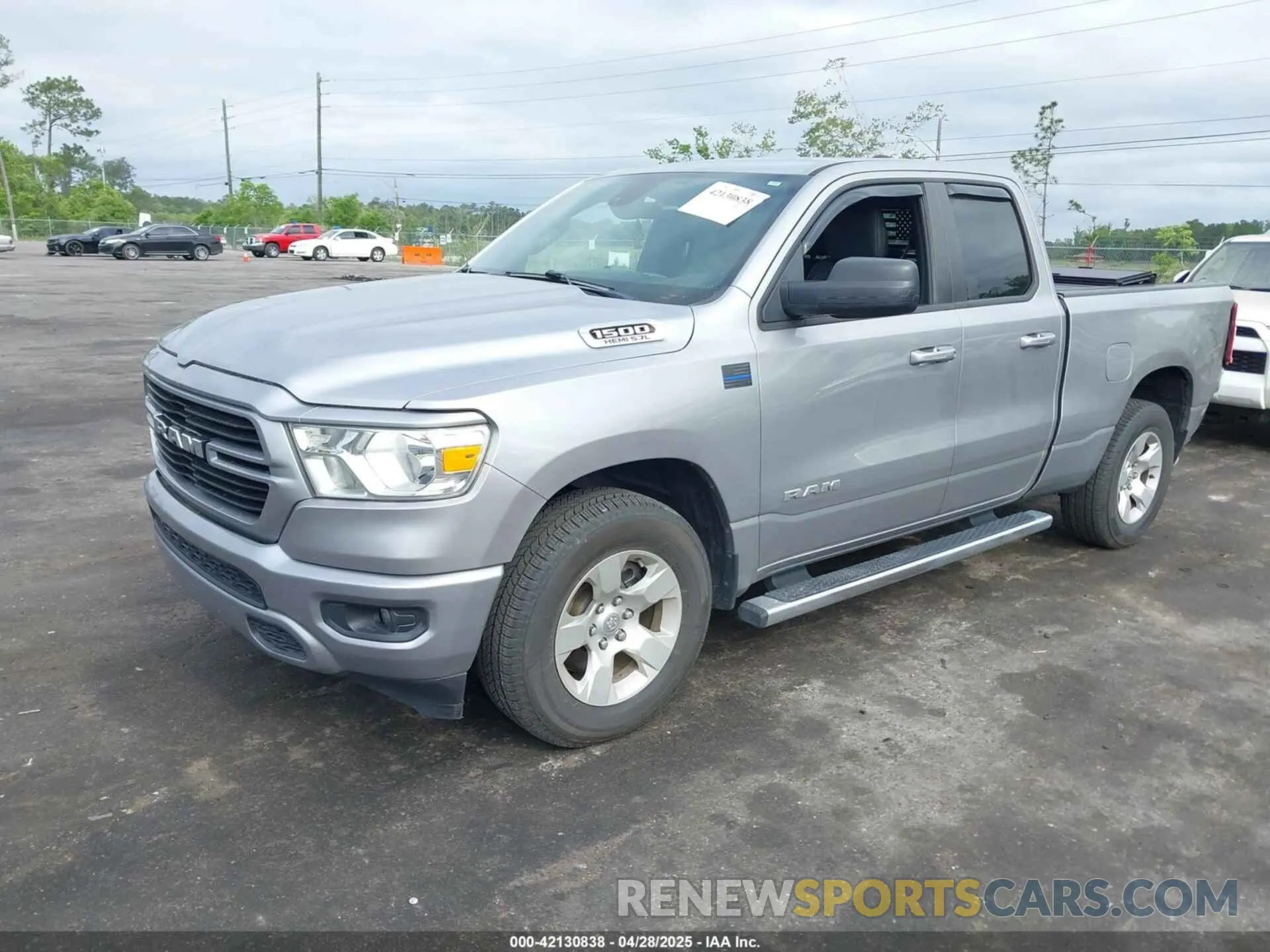 2 fotografías del automóvil dañado 1C6RREBT7MN801896 RAM 1500 2021