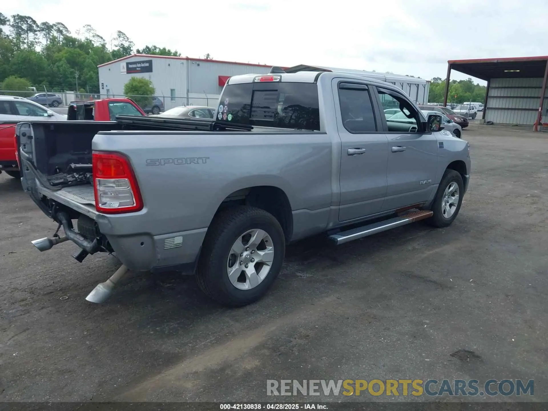 4 fotografías del automóvil dañado 1C6RREBT7MN801896 RAM 1500 2021