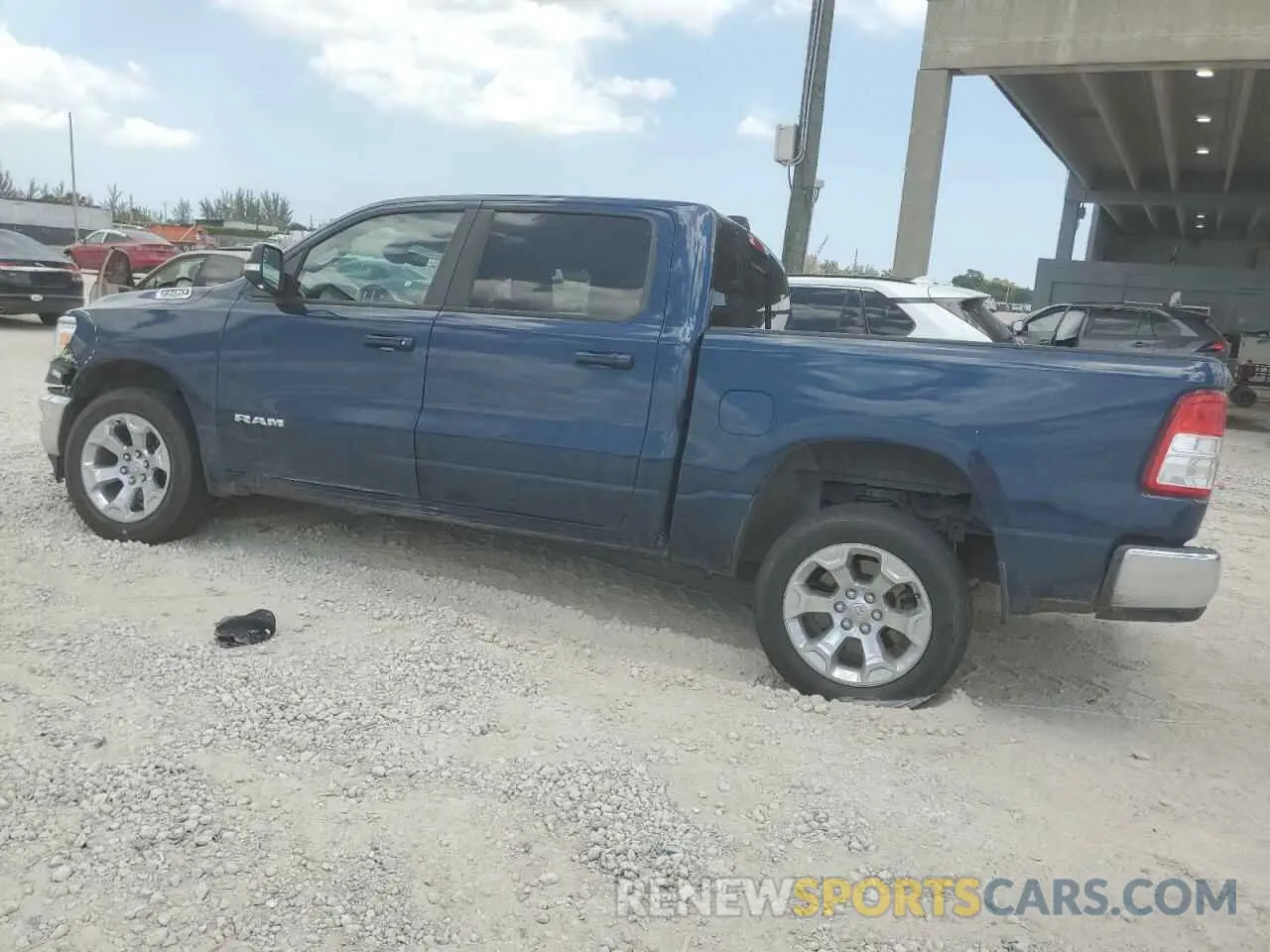 2 fotografías del automóvil dañado 1C6RREFG5MN801831 RAM 1500 2021