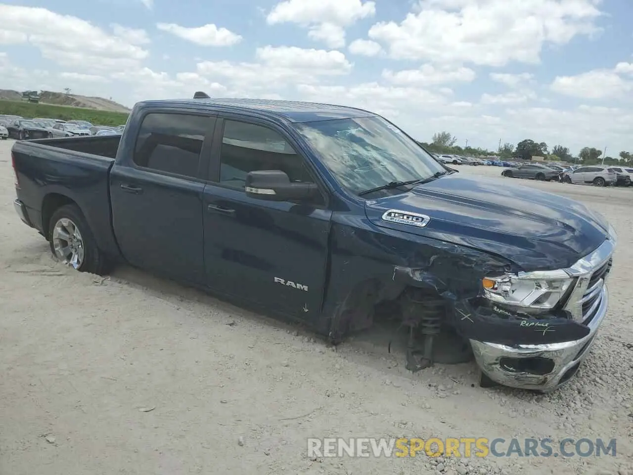 4 fotografías del automóvil dañado 1C6RREFG5MN801831 RAM 1500 2021