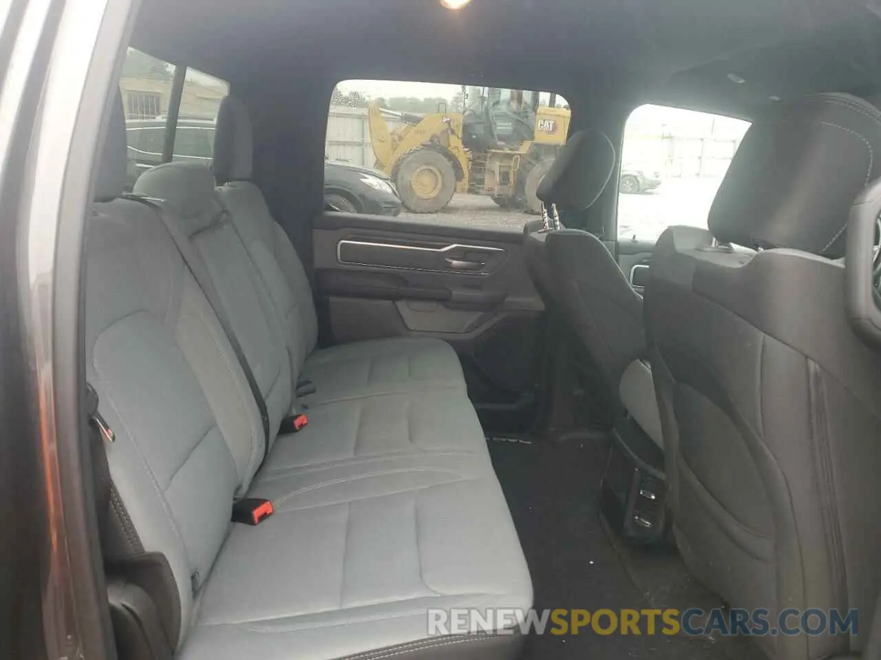 10 fotografías del automóvil dañado 1C6RREFT0MN631682 RAM 1500 2021