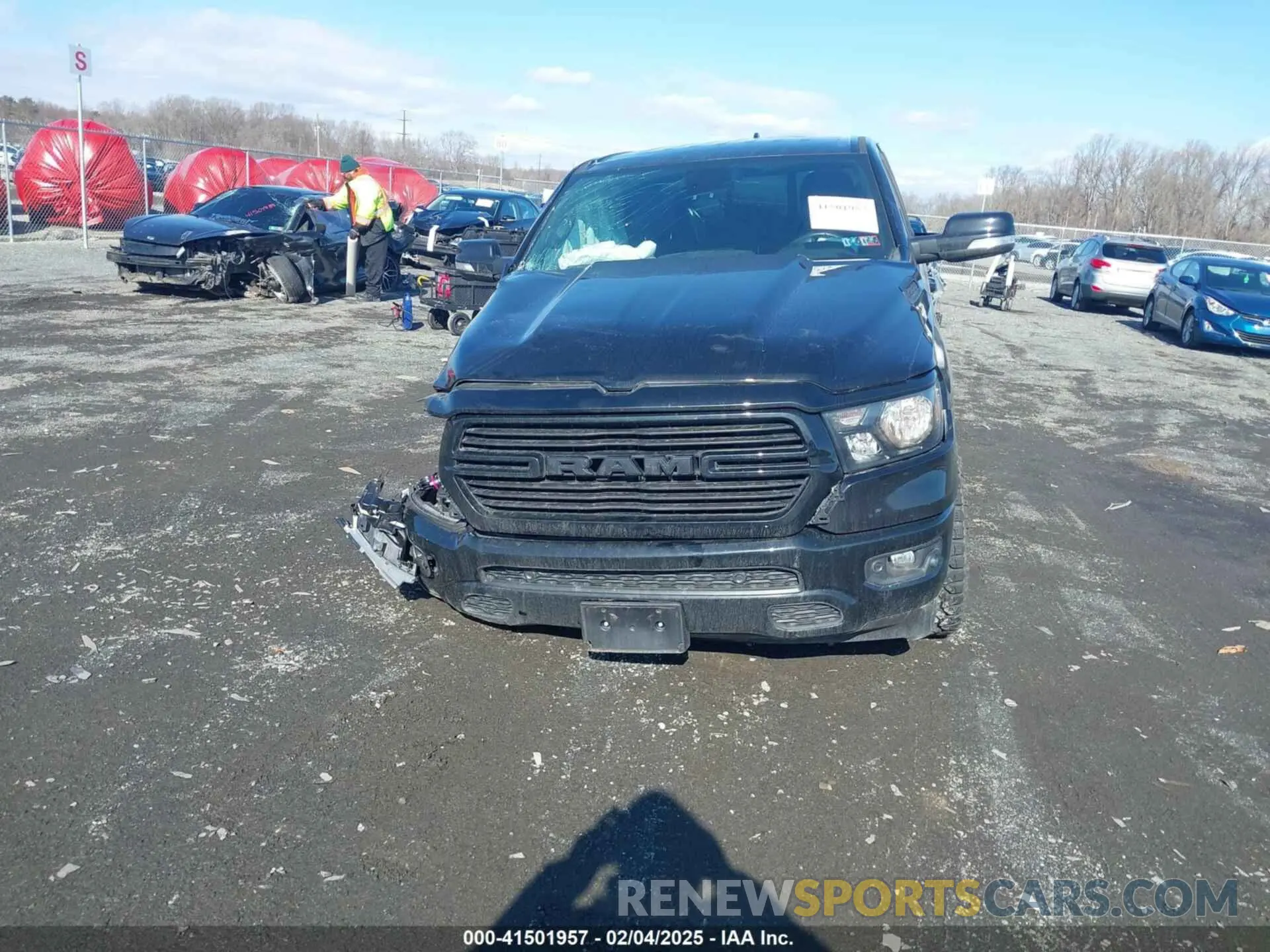 12 fotografías del automóvil dañado 1C6RREFT1MN690725 RAM 1500 2021