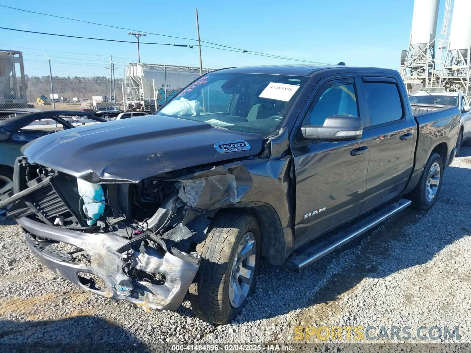 2 fotografías del automóvil dañado 1C6RREFT2MN691074 RAM 1500 2021