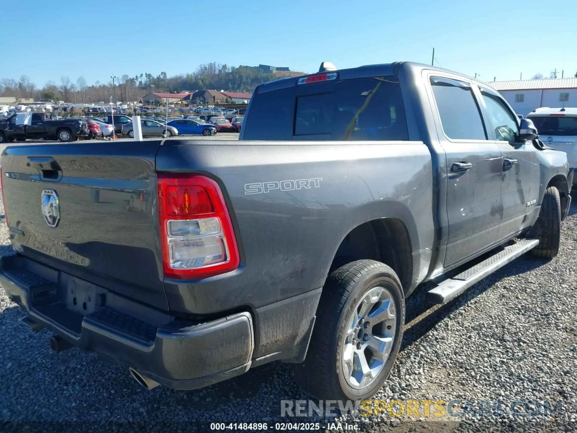 4 fotografías del automóvil dañado 1C6RREFT2MN691074 RAM 1500 2021