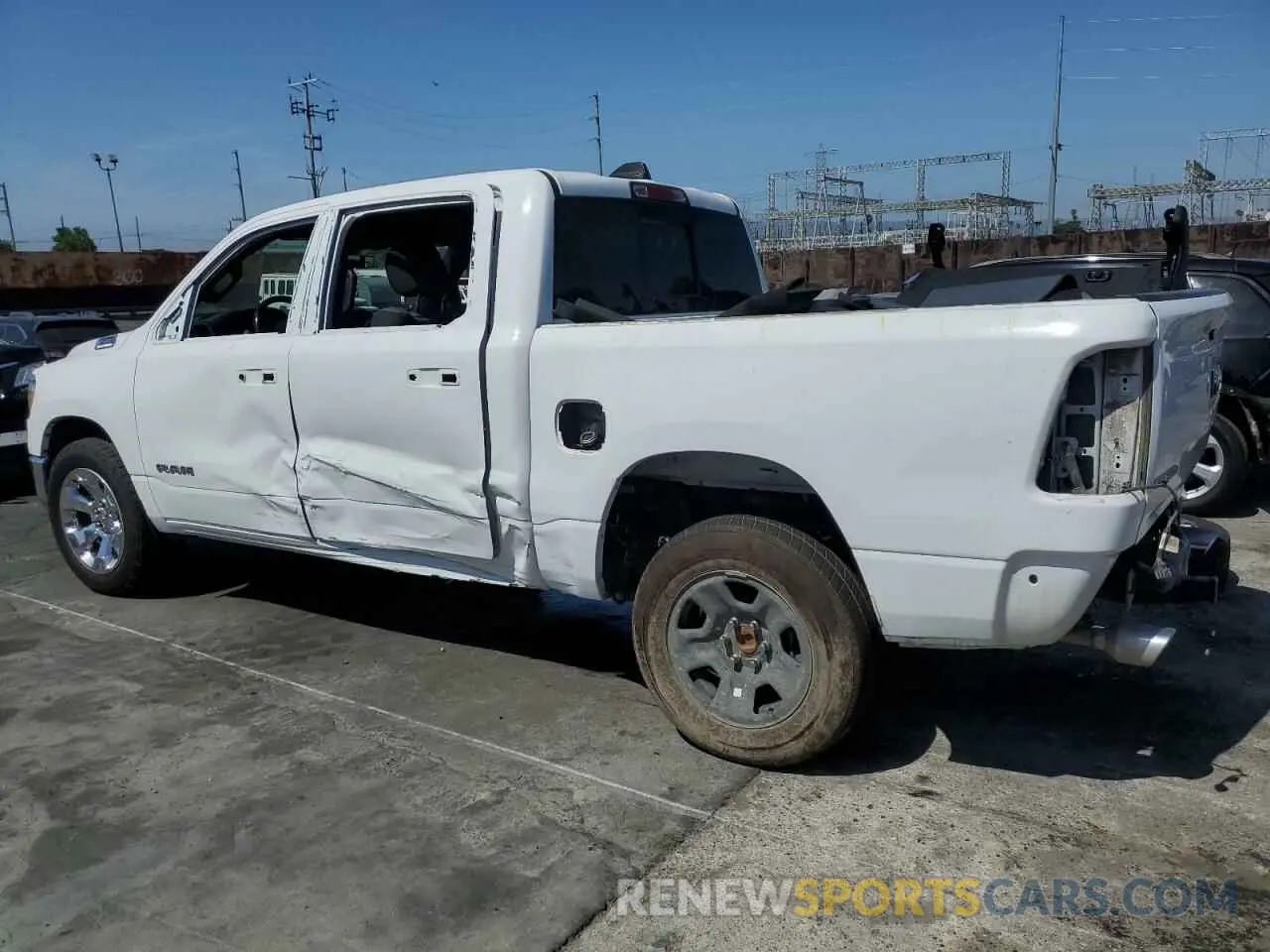 2 fotografías del automóvil dañado 1C6RREFT2MN747109 RAM 1500 2021