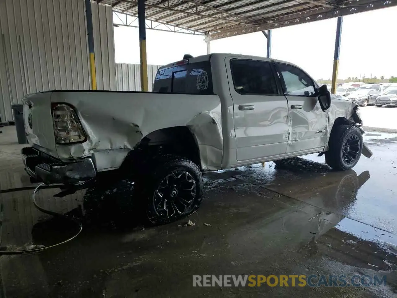 3 fotografías del automóvil dañado 1C6RREFT3MN768244 RAM 1500 2021