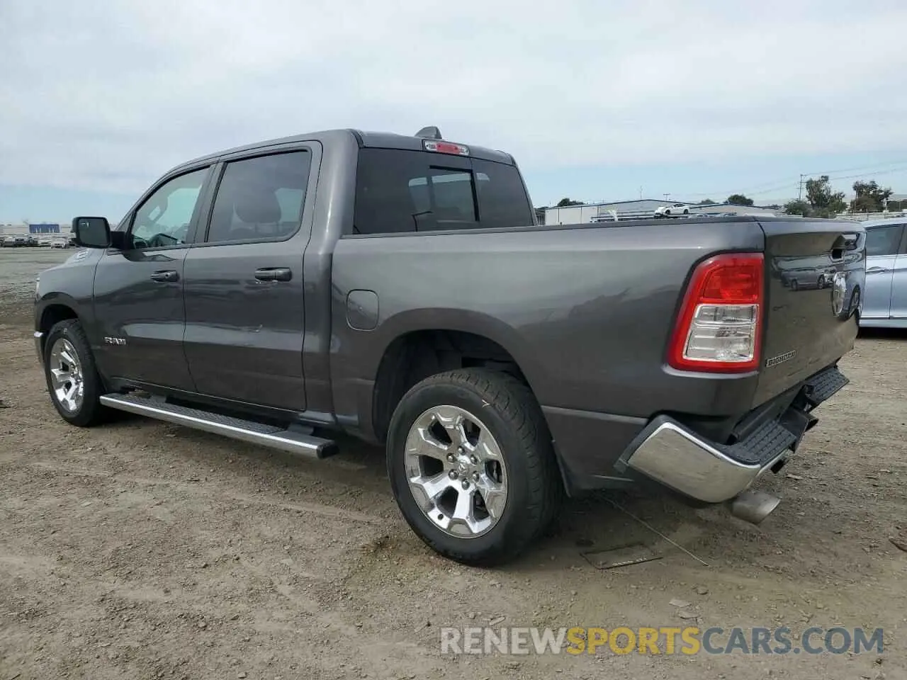 2 fotografías del automóvil dañado 1C6RREFT4MN631569 RAM 1500 2021