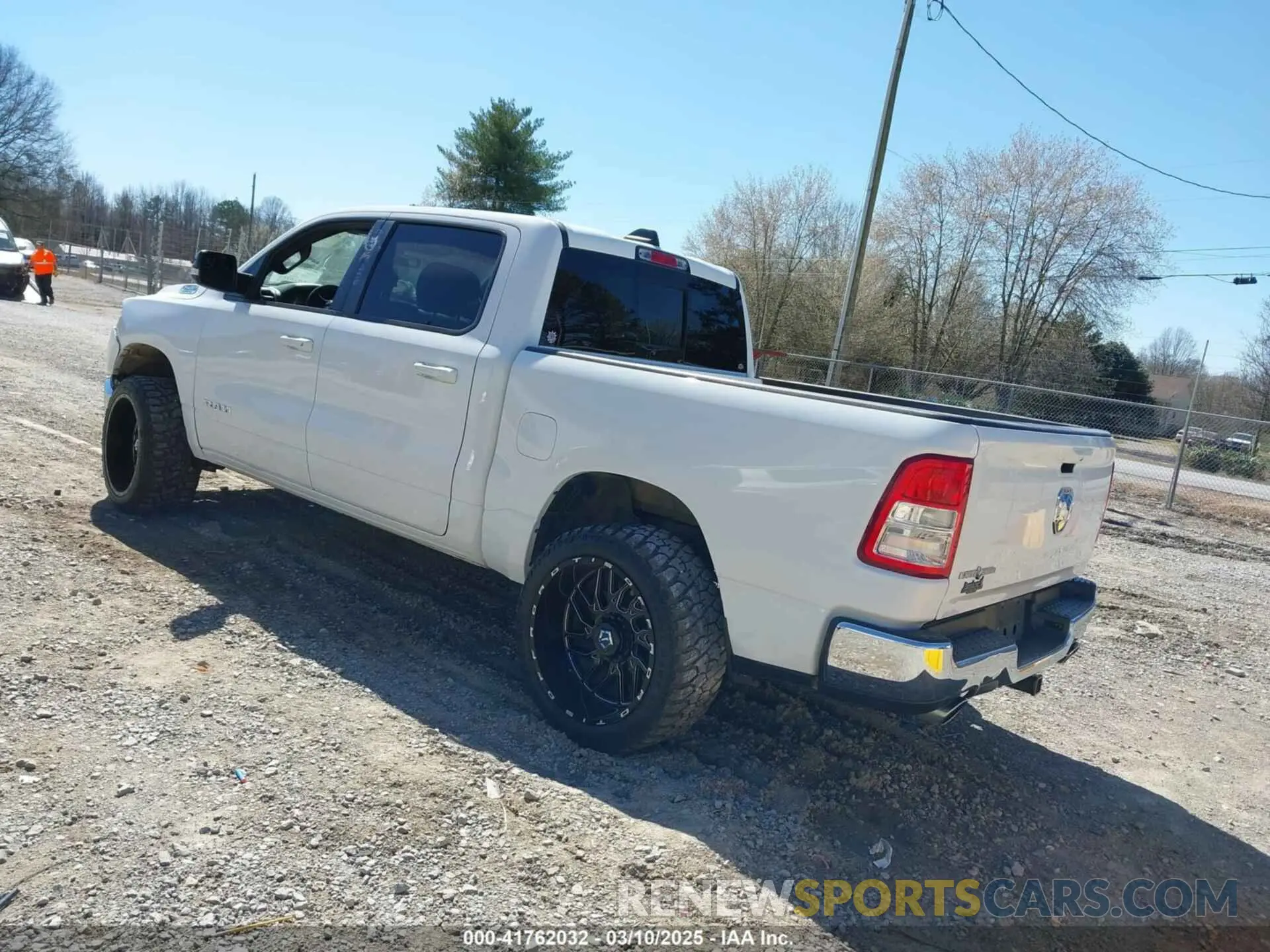 3 fotografías del automóvil dañado 1C6RREFT4MN708750 RAM 1500 2021