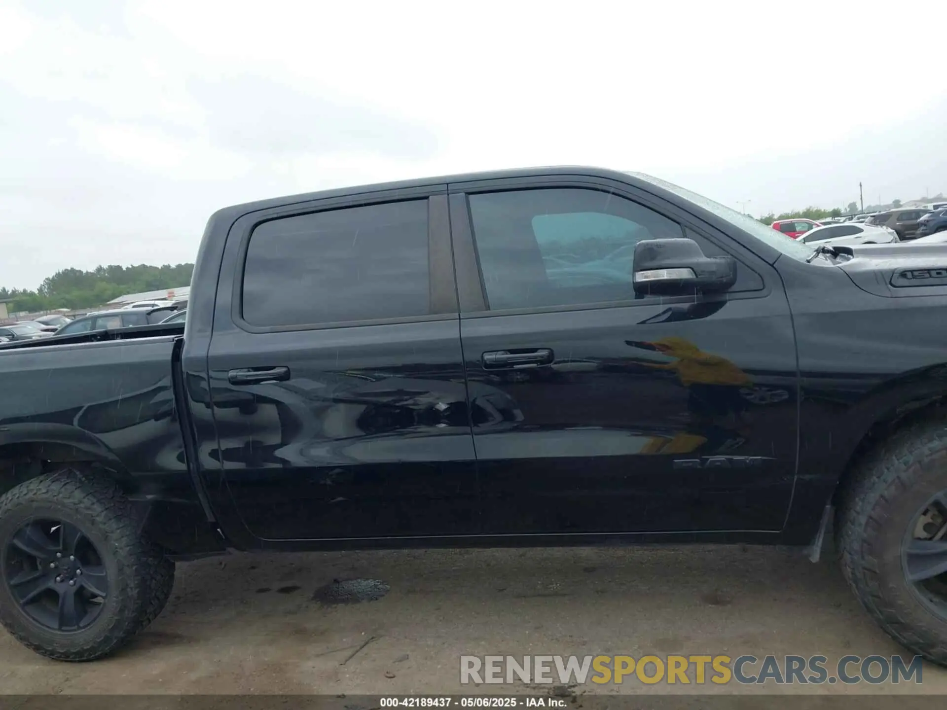 14 fotografías del automóvil dañado 1C6RREFT6MN709754 RAM 1500 2021
