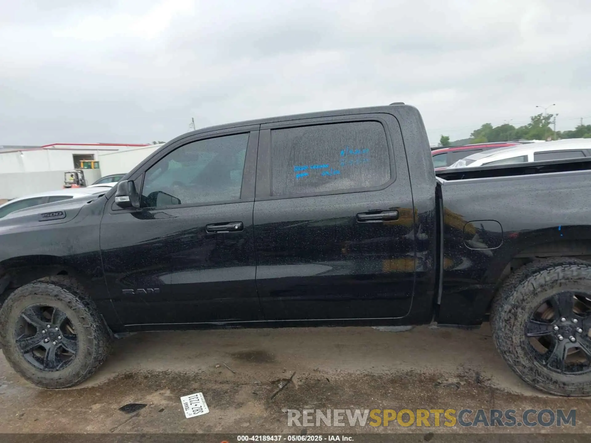 15 fotografías del automóvil dañado 1C6RREFT6MN709754 RAM 1500 2021