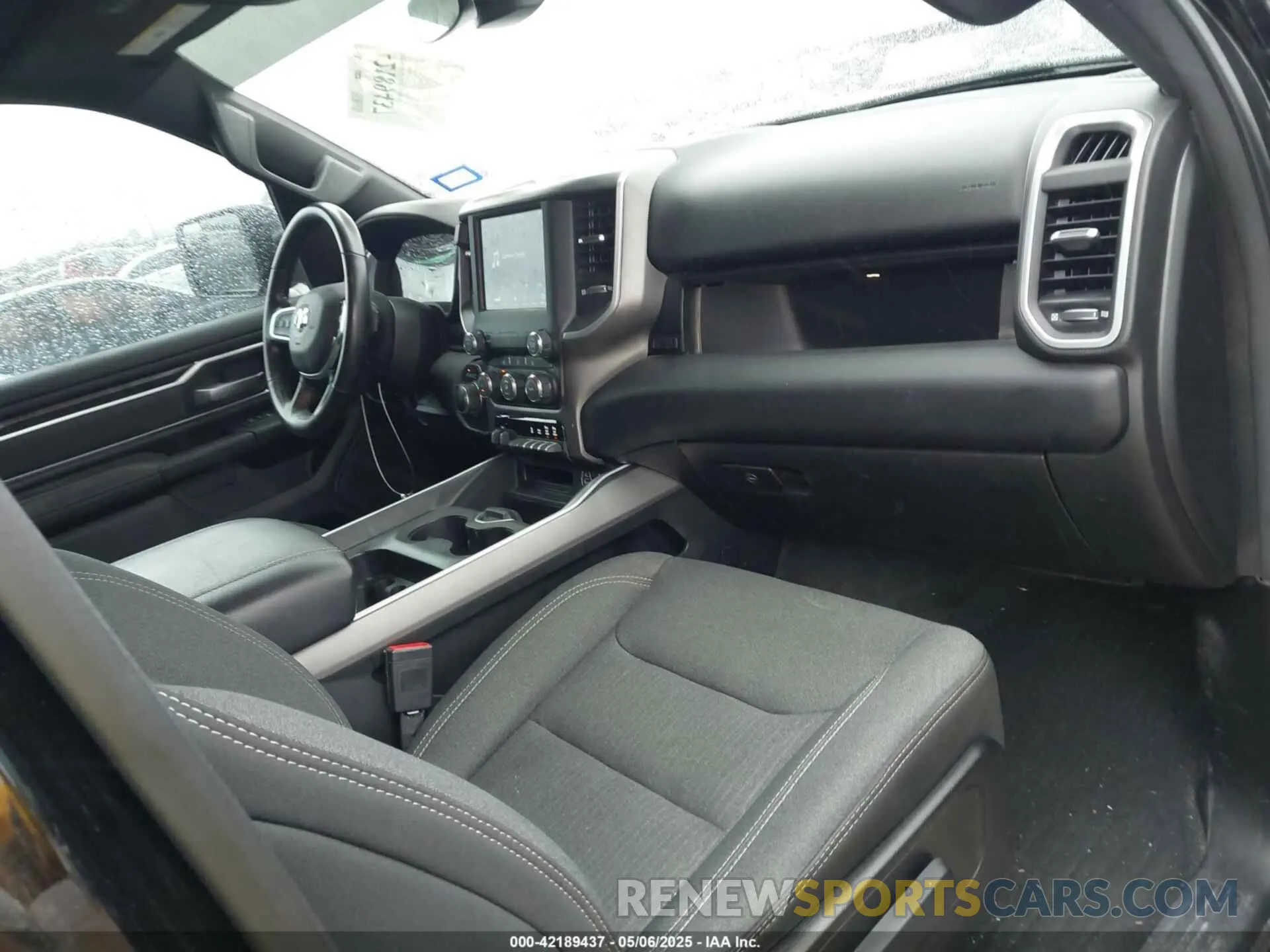 5 fotografías del automóvil dañado 1C6RREFT6MN709754 RAM 1500 2021