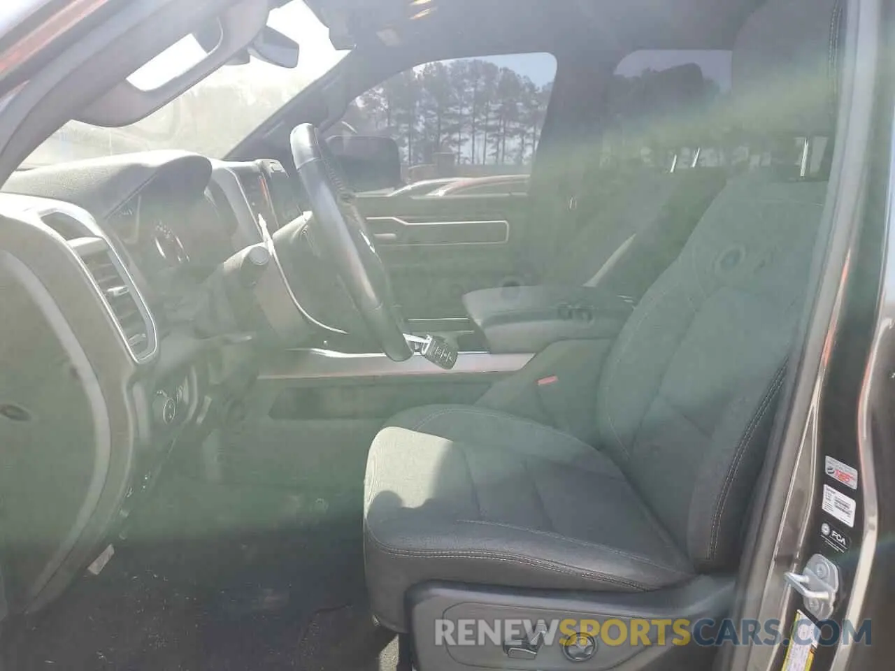 7 fotografías del automóvil dañado 1C6RREFT7MN542997 RAM 1500 2021