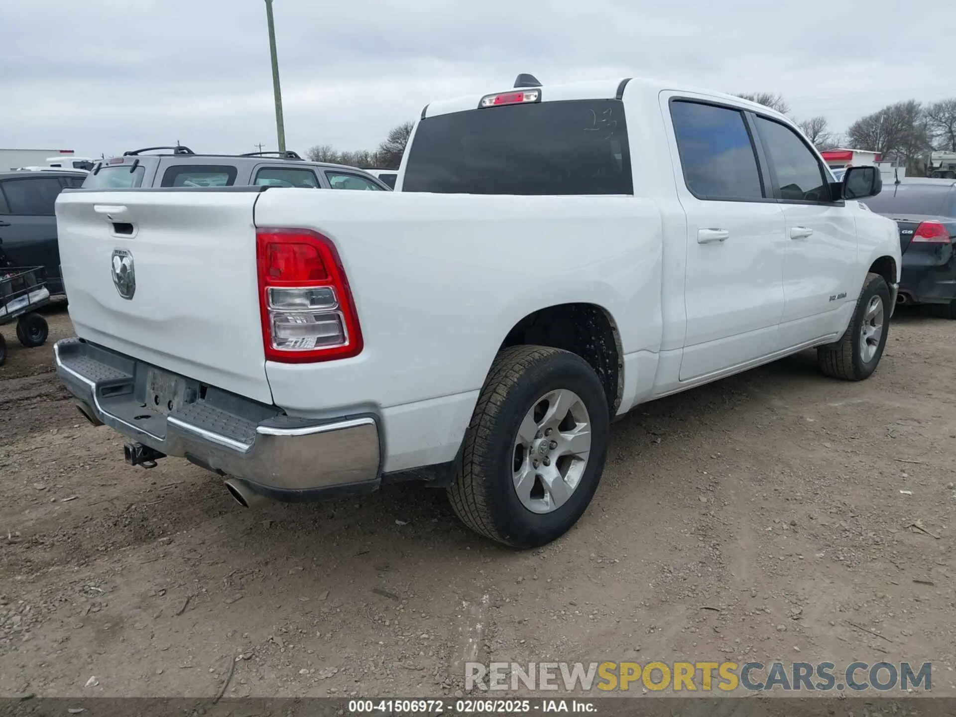 4 fotografías del automóvil dañado 1C6RREFTXMN501974 RAM 1500 2021