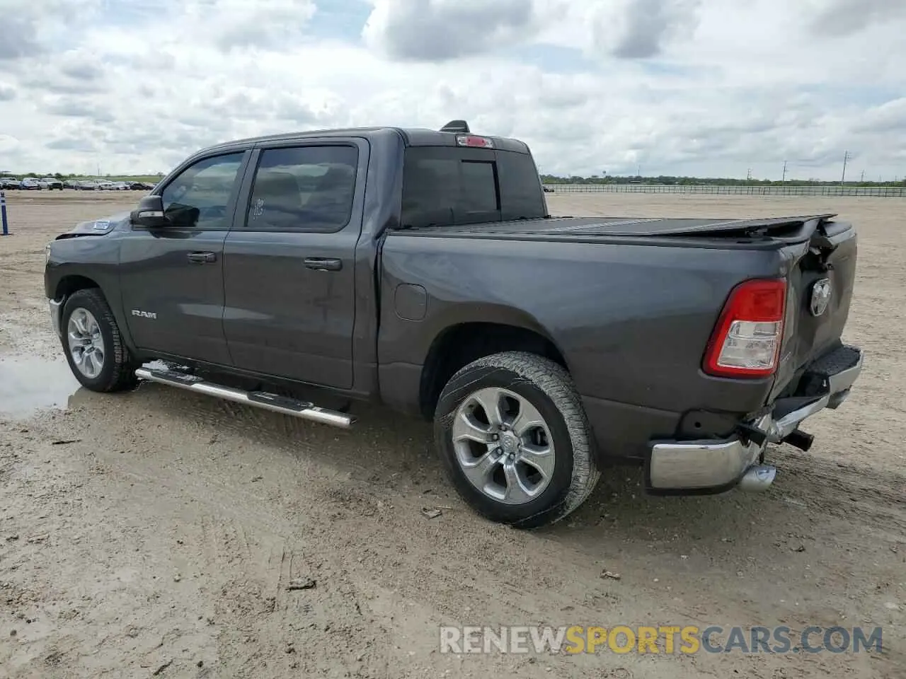 2 fotografías del automóvil dañado 1C6RREFTXMN794498 RAM 1500 2021