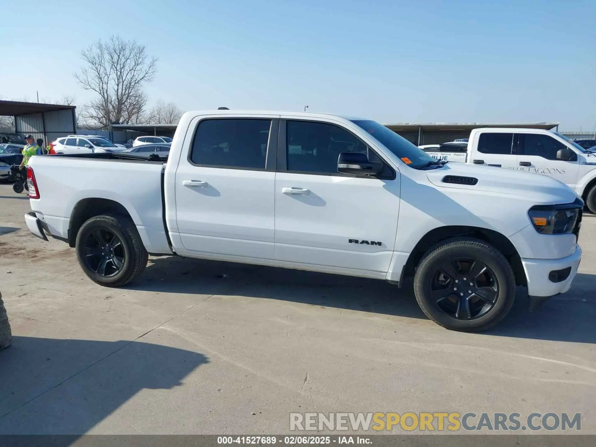 13 fotografías del automóvil dañado 1C6RREFTXMN816208 RAM 1500 2021