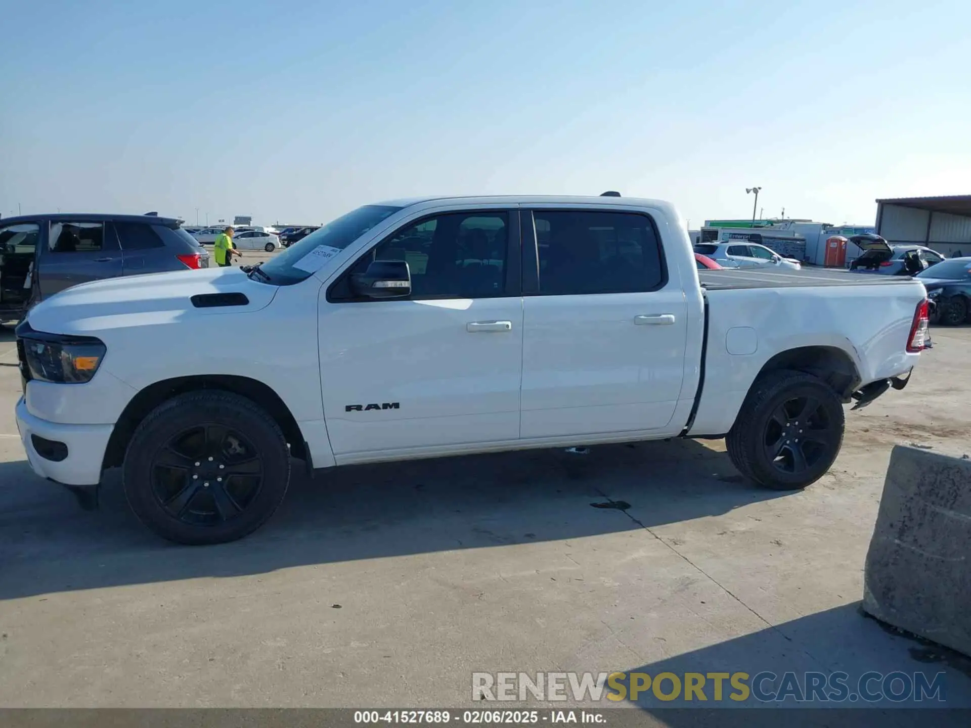 14 fotografías del automóvil dañado 1C6RREFTXMN816208 RAM 1500 2021