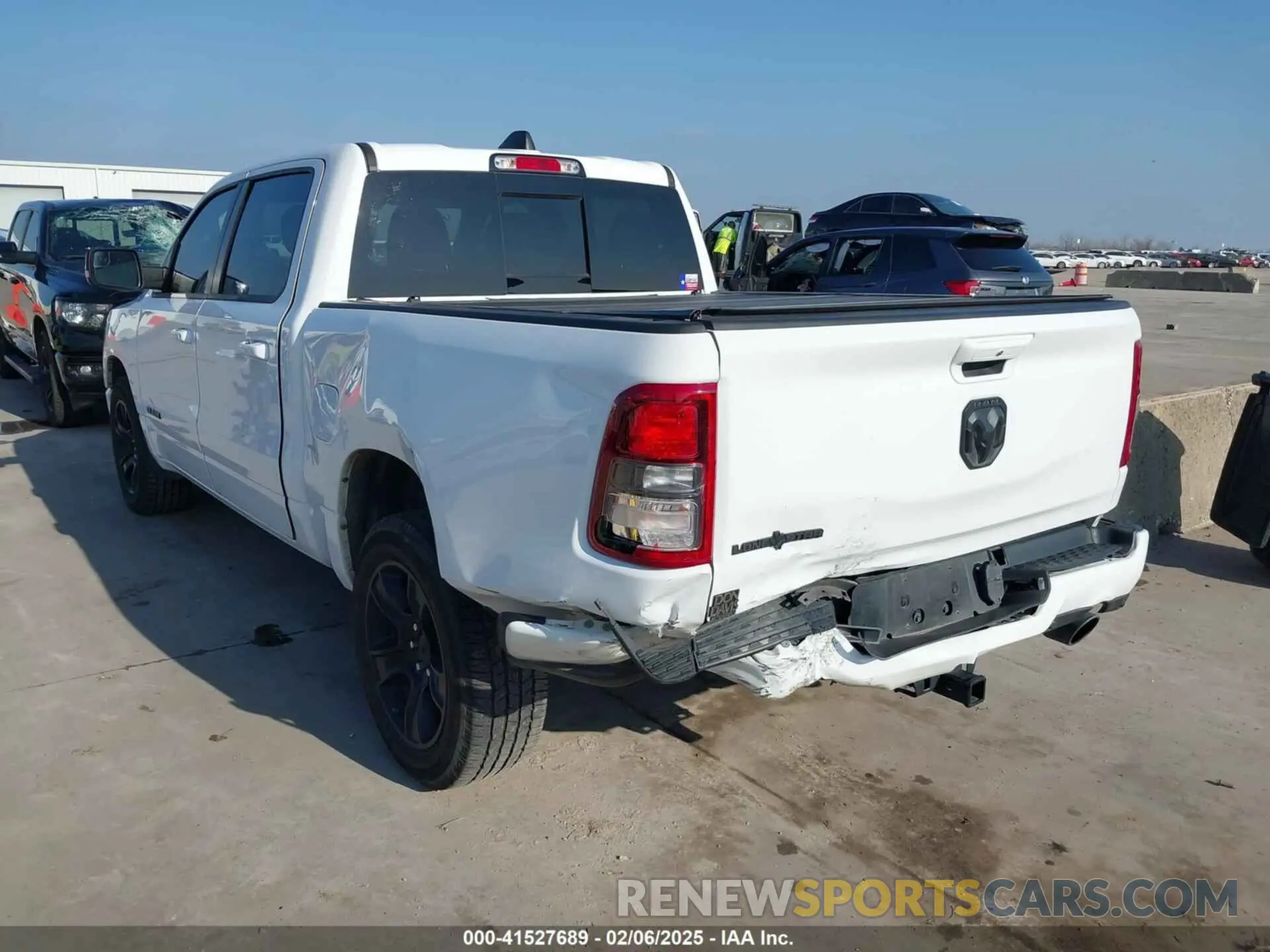 3 fotografías del automóvil dañado 1C6RREFTXMN816208 RAM 1500 2021