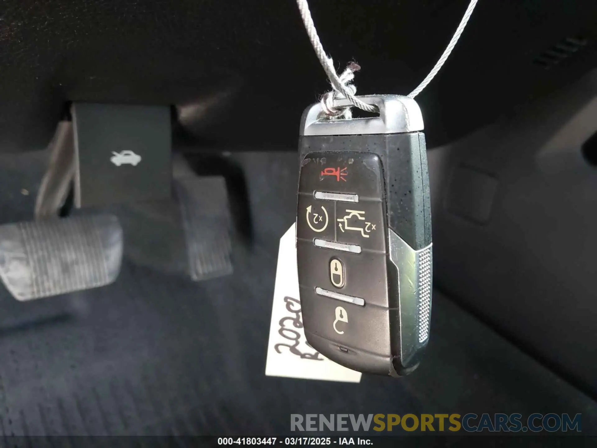 11 fotografías del automóvil dañado 1C6RREJG3MN604308 RAM 1500 2021