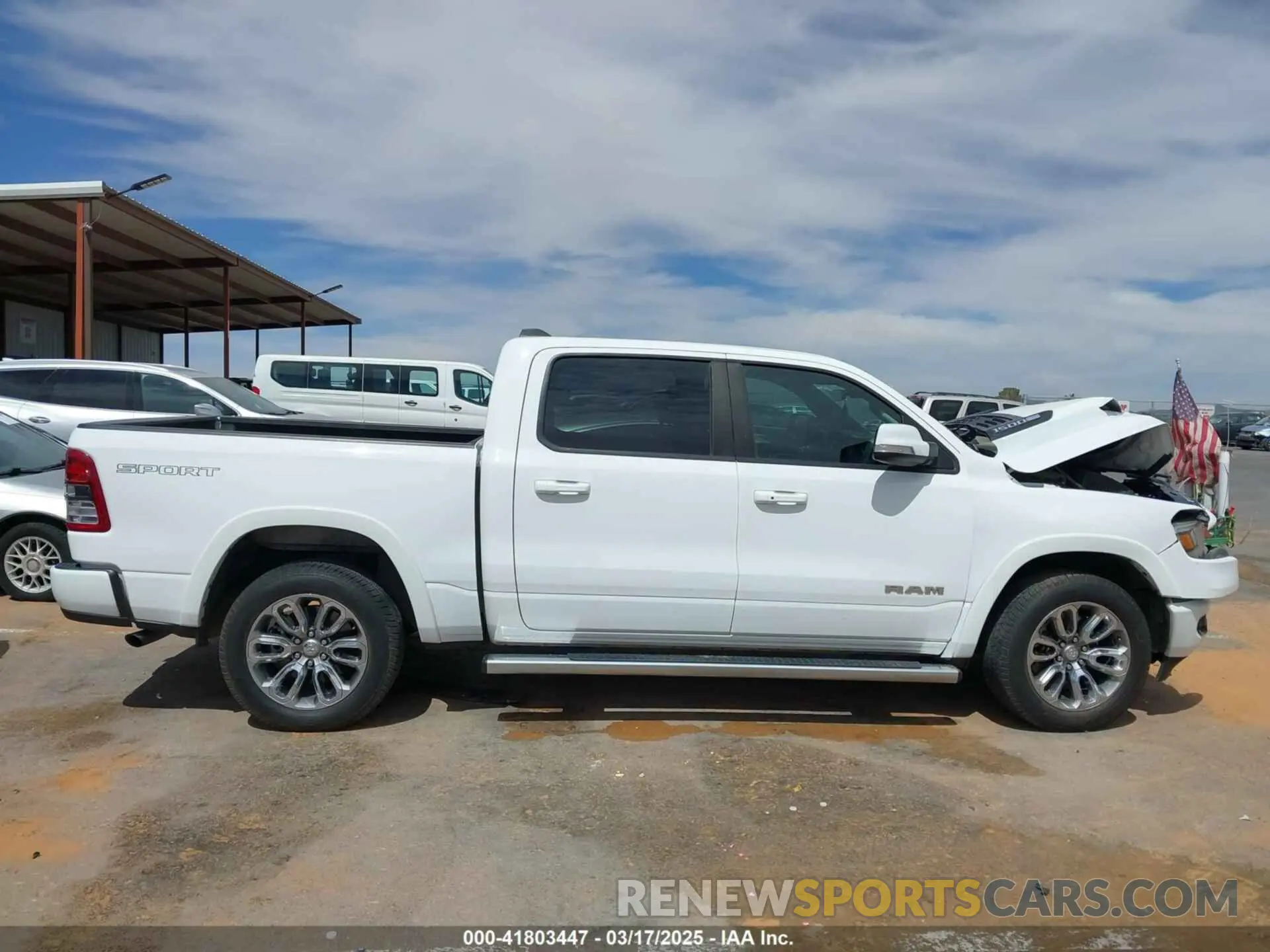 13 fotografías del automóvil dañado 1C6RREJG3MN604308 RAM 1500 2021