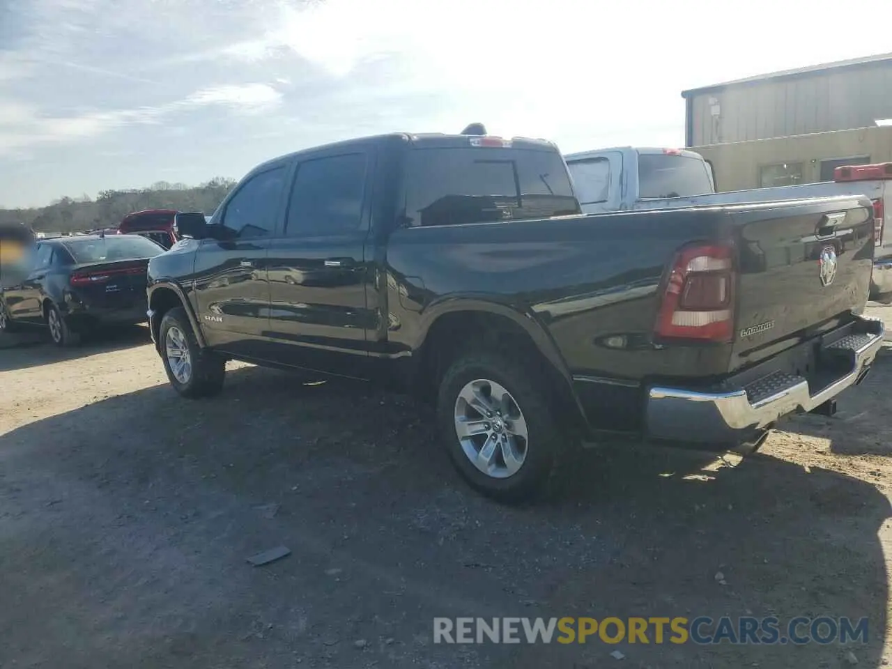 2 fotografías del automóvil dañado 1C6RREJT4MN584292 RAM 1500 2021