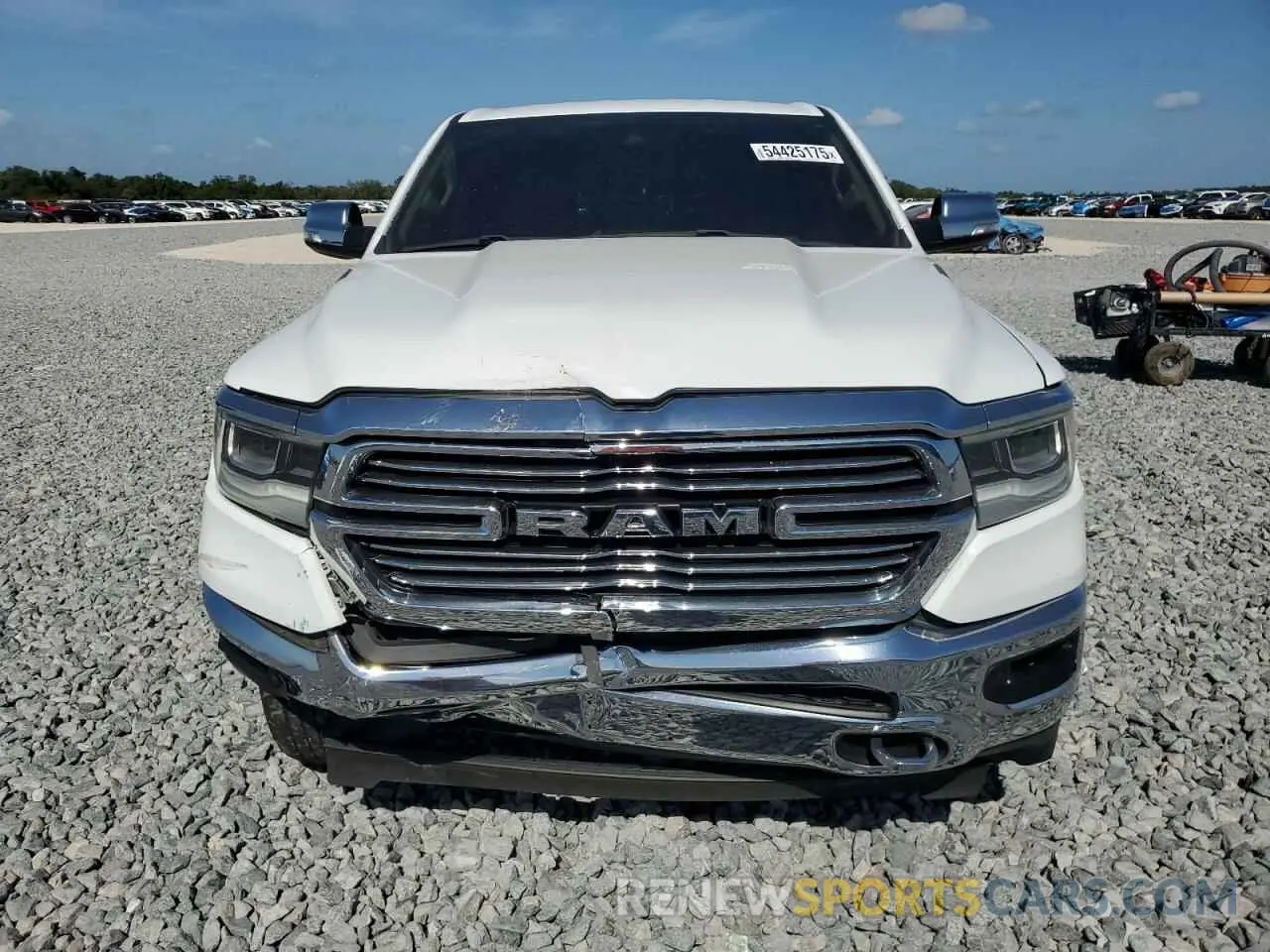 5 fotografías del automóvil dañado 1C6RREJT4MN820424 RAM 1500 2021