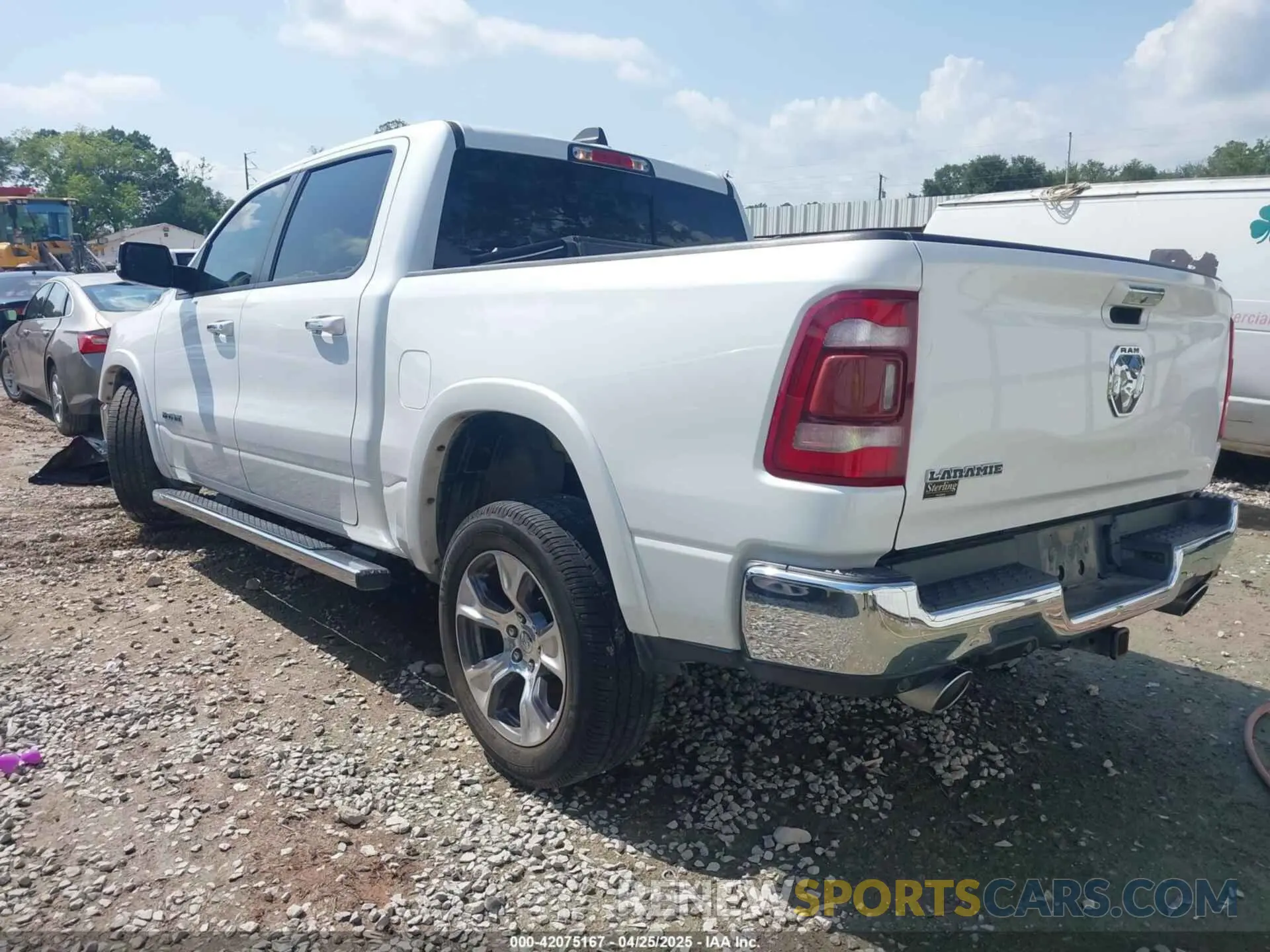 3 fotografías del automóvil dañado 1C6RREJT6MN628714 RAM 1500 2021
