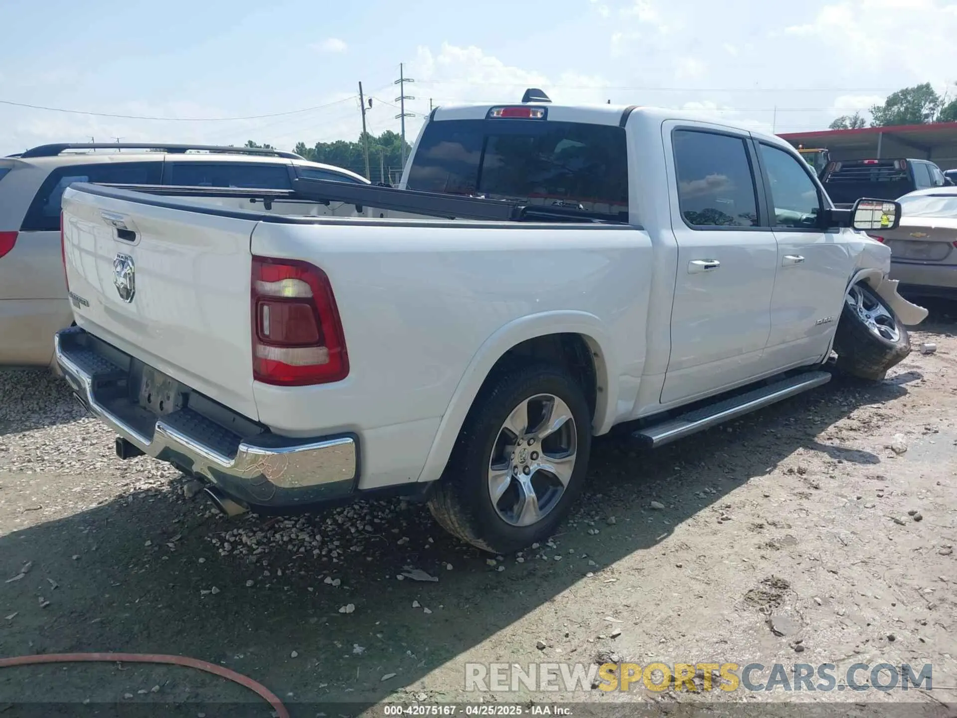 4 fotografías del automóvil dañado 1C6RREJT6MN628714 RAM 1500 2021