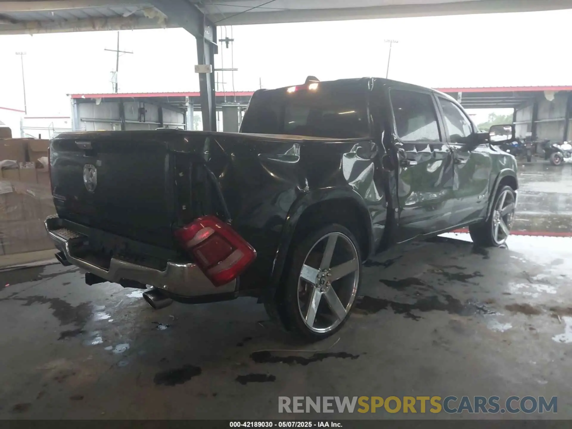 4 fotografías del automóvil dañado 1C6RREJT6MN768388 RAM 1500 2021