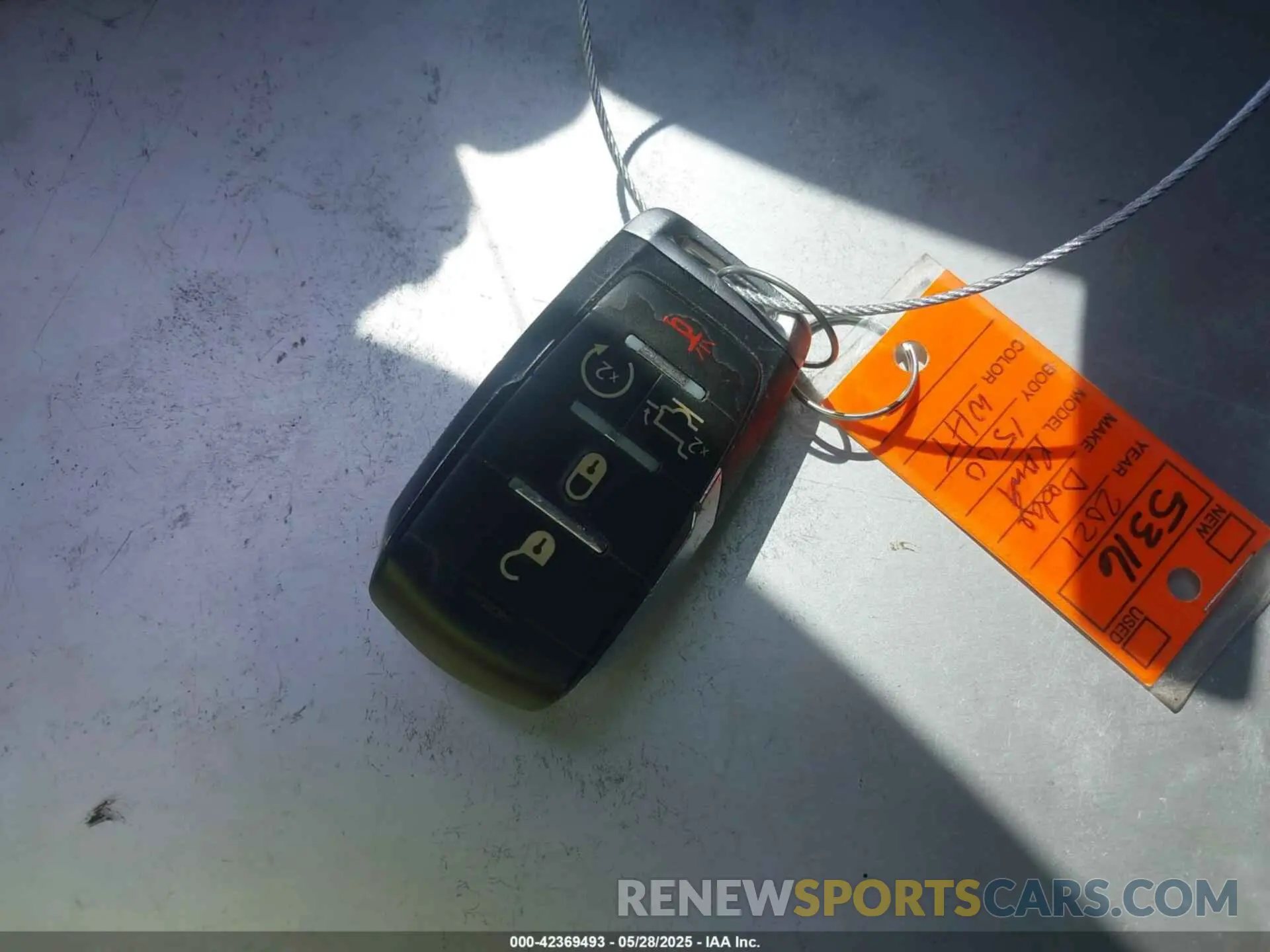 11 fotografías del automóvil dañado 1C6RREJT8MN811919 RAM 1500 2021