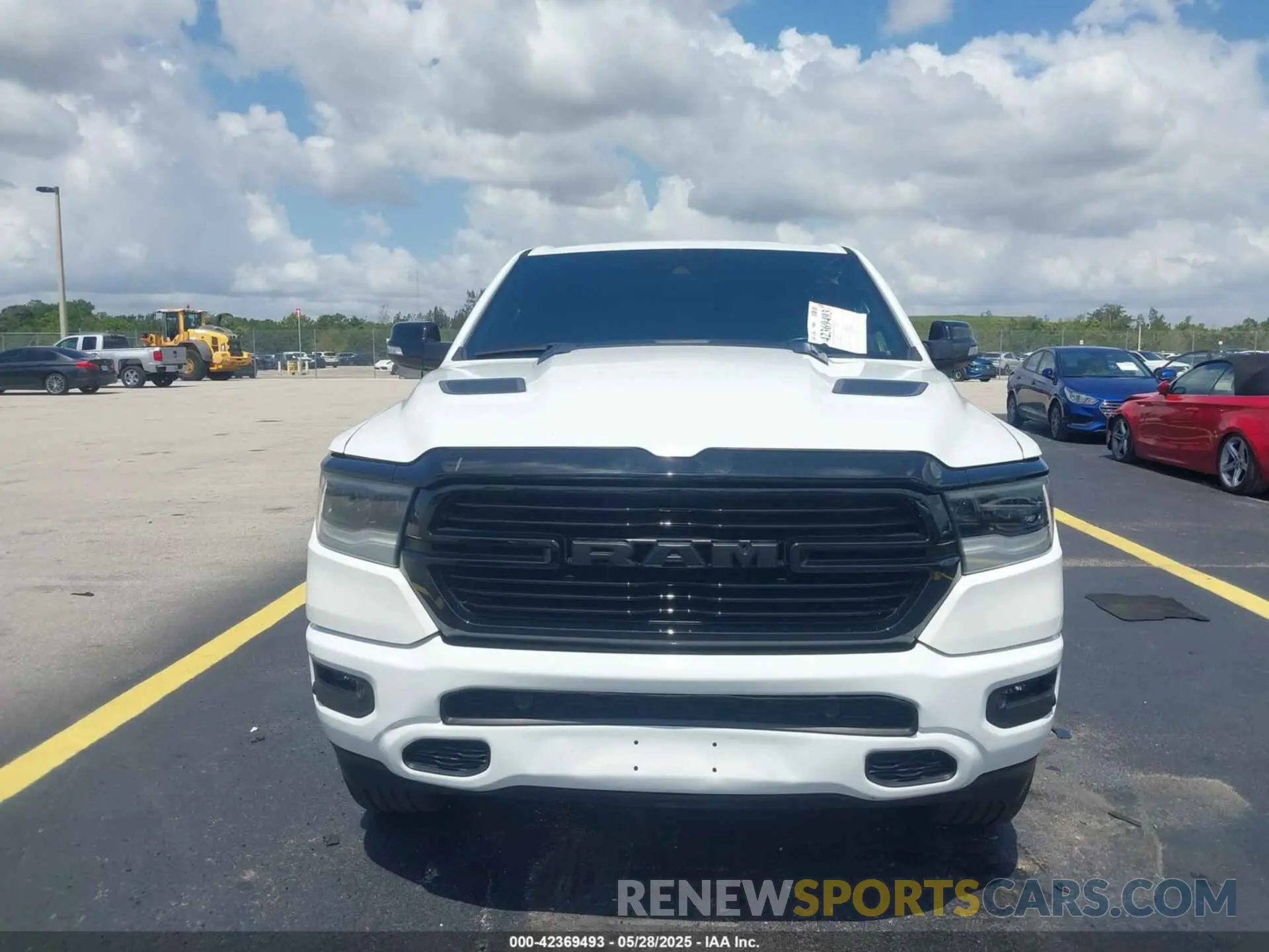 12 fotografías del automóvil dañado 1C6RREJT8MN811919 RAM 1500 2021
