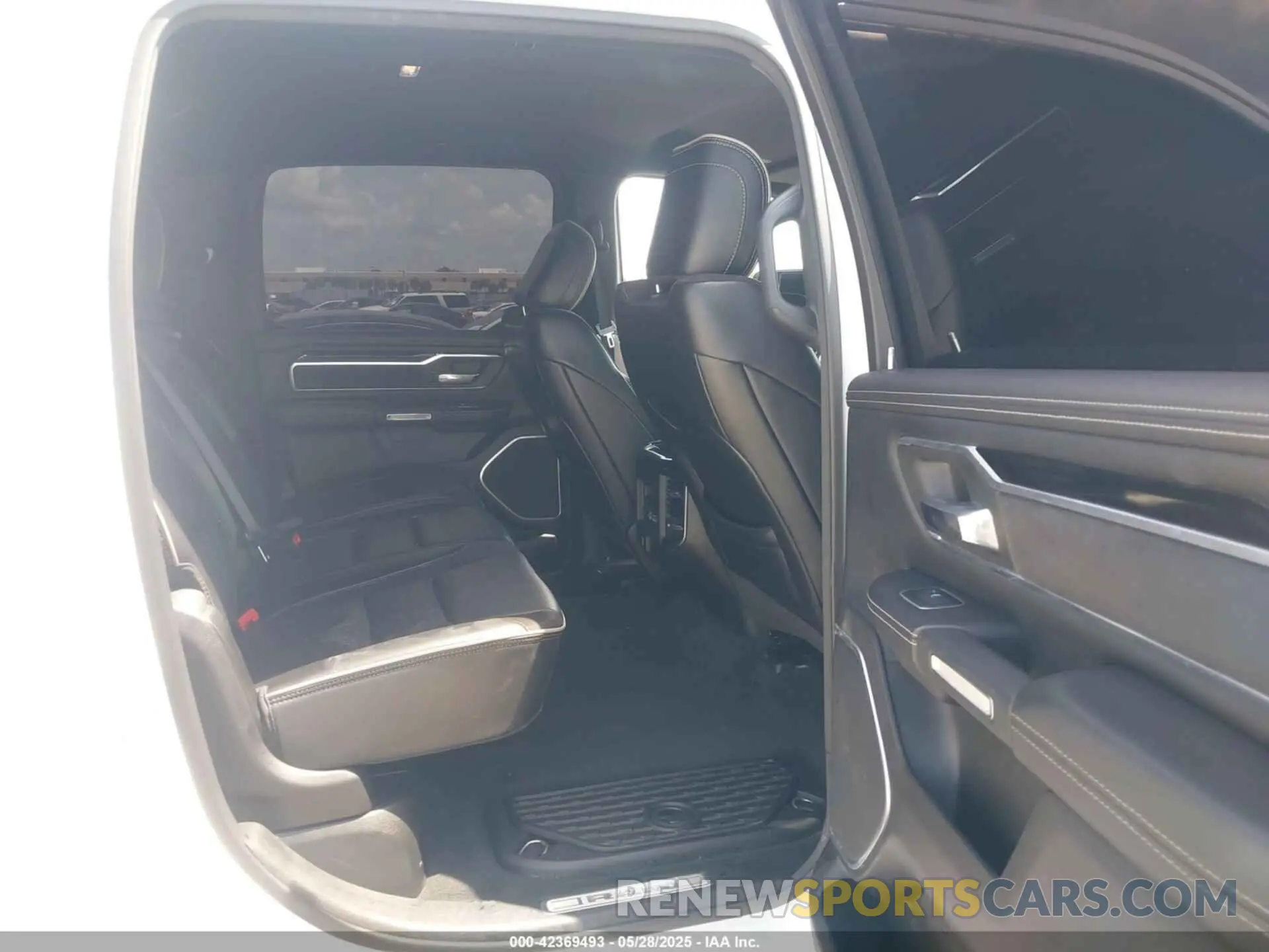 8 fotografías del automóvil dañado 1C6RREJT8MN811919 RAM 1500 2021