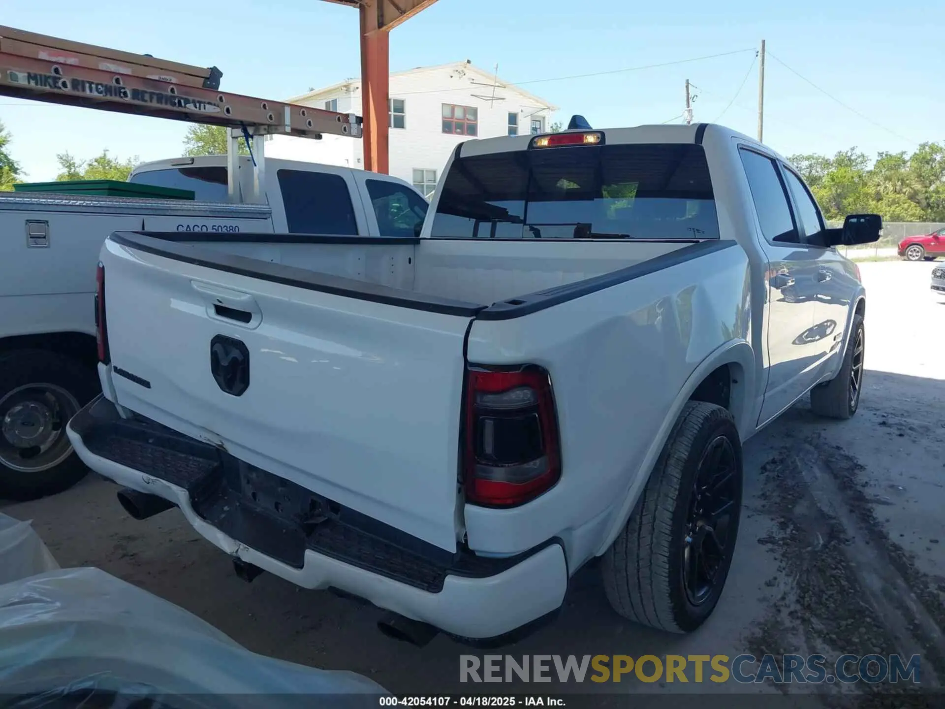 4 fotografías del automóvil dañado 1C6RREJTXMN794380 RAM 1500 2021