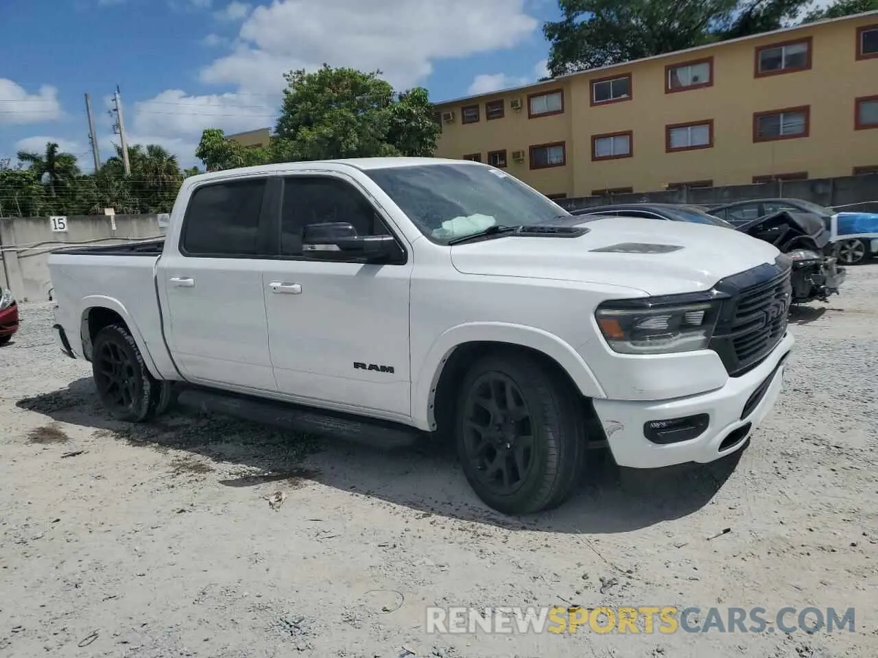 4 fotografías del automóvil dañado 1C6RREJTXMN814823 RAM 1500 2021