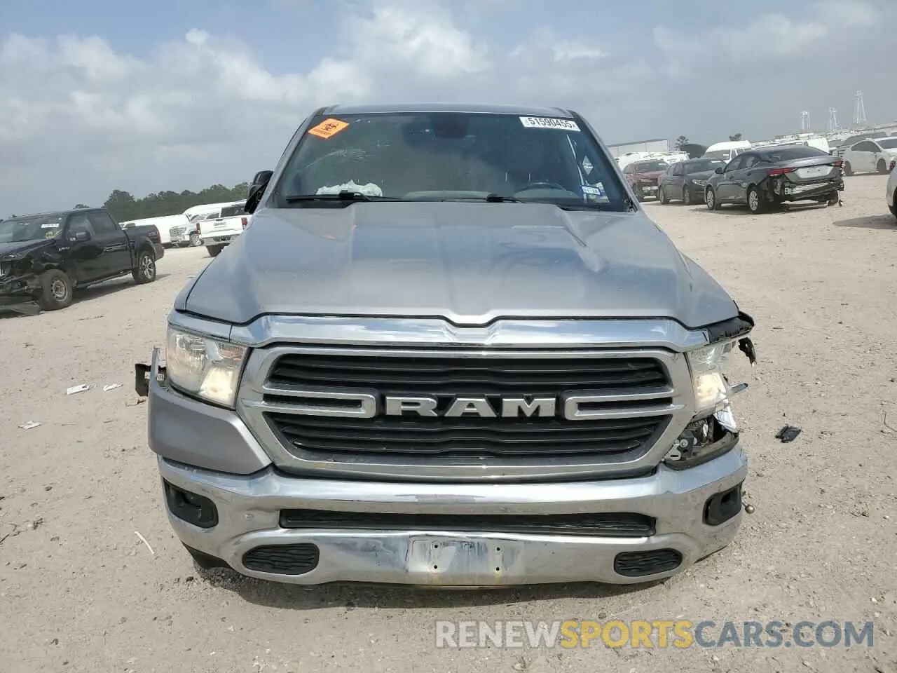 5 fotografías del automóvil dañado 1C6RREMT0MN750111 RAM 1500 2021