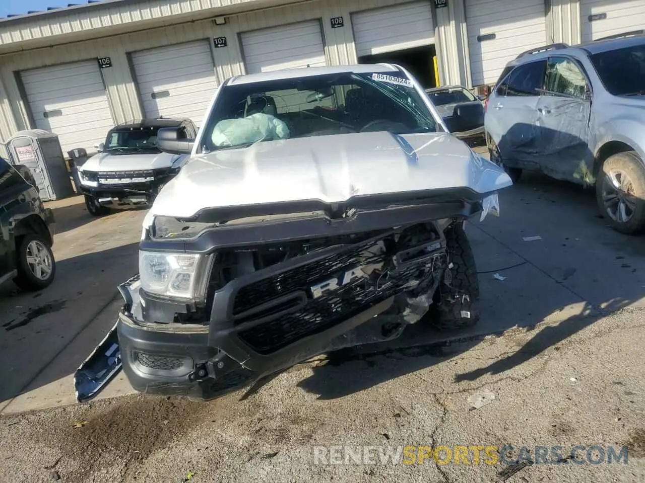 5 fotografías del automóvil dañado 1C6RRFCG6MN726793 RAM 1500 2021