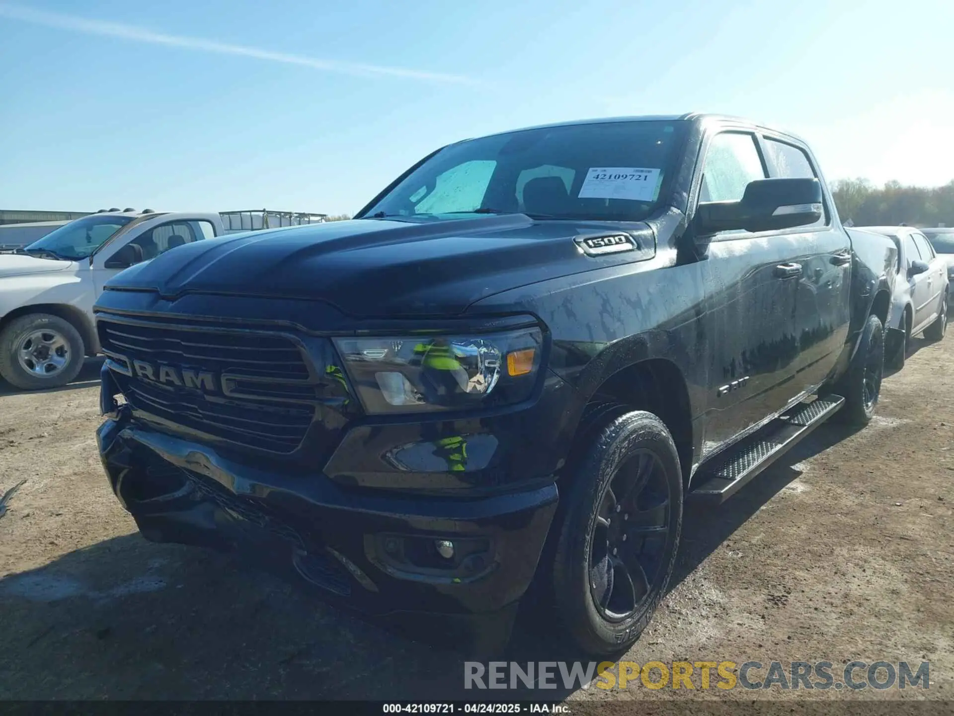 2 fotografías del automóvil dañado 1C6RRFFG2MN547923 RAM 1500 2021