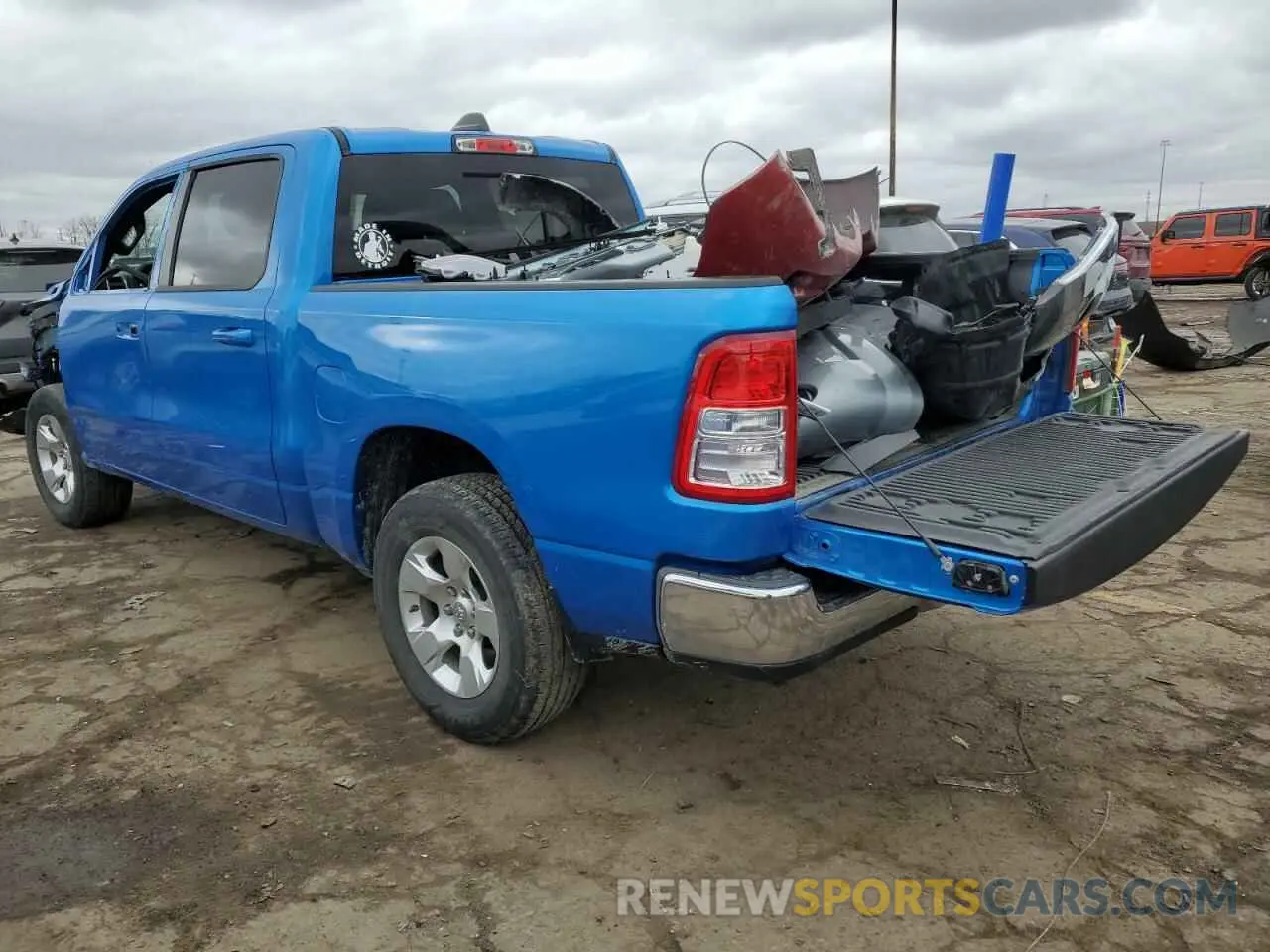2 fotografías del automóvil dañado 1C6RRFFG3MN645360 RAM 1500 2021