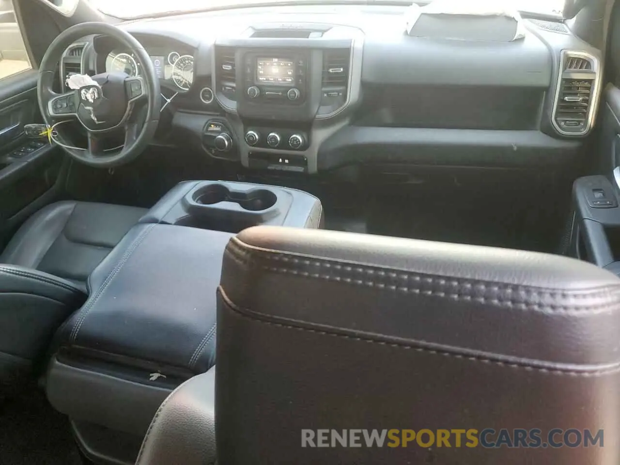 8 fotografías del automóvil dañado 1C6SRECG2MN609921 RAM 1500 2021