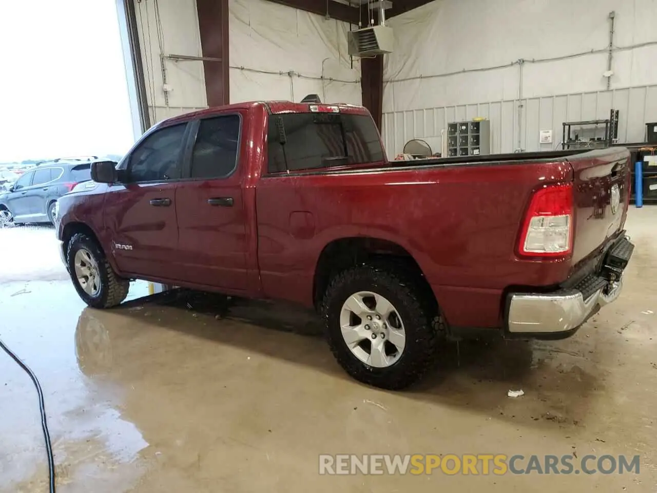 2 fotografías del automóvil dañado 1C6SRECG8MN543147 RAM 1500 2021