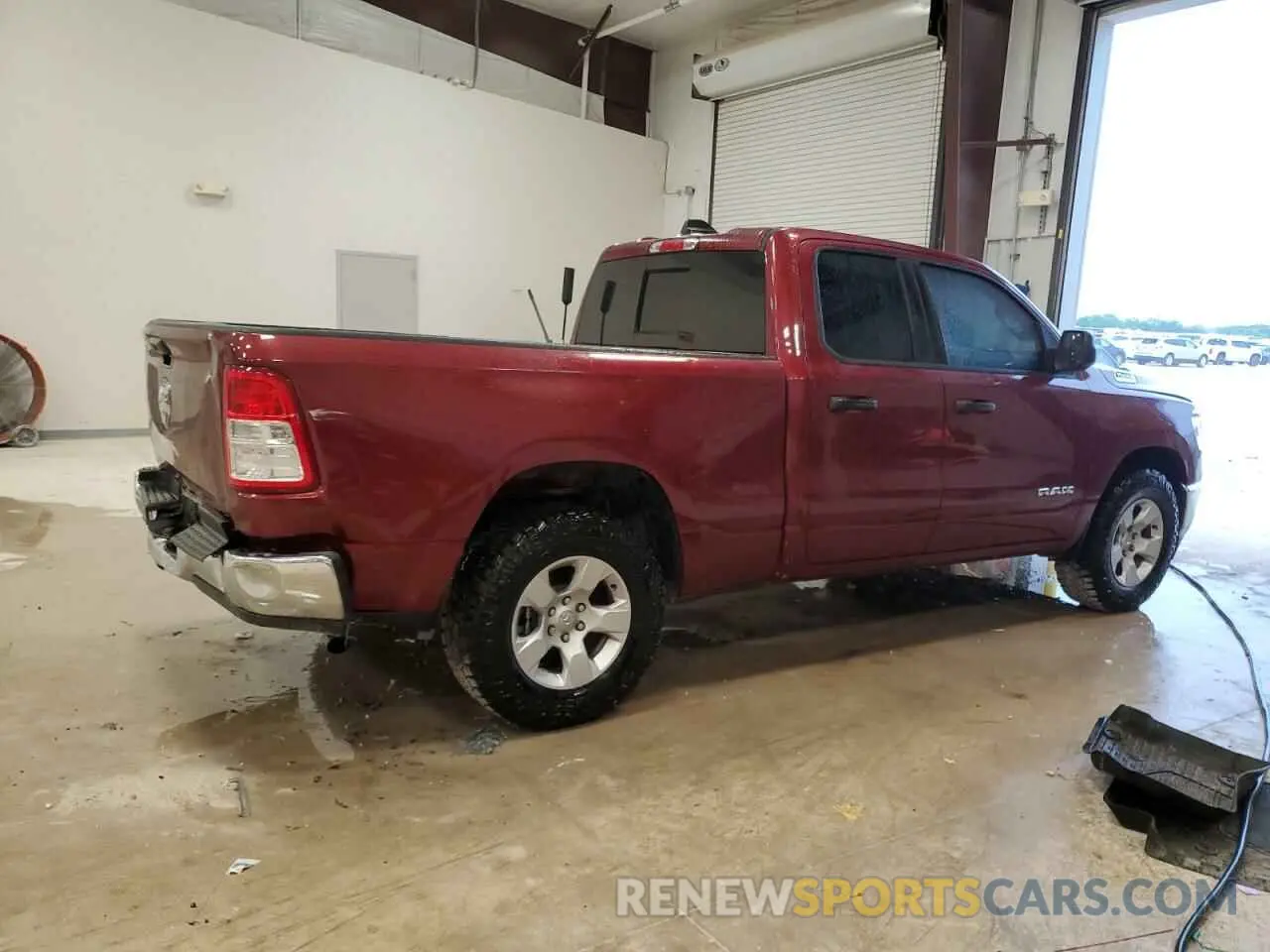 3 fotografías del automóvil dañado 1C6SRECG8MN543147 RAM 1500 2021